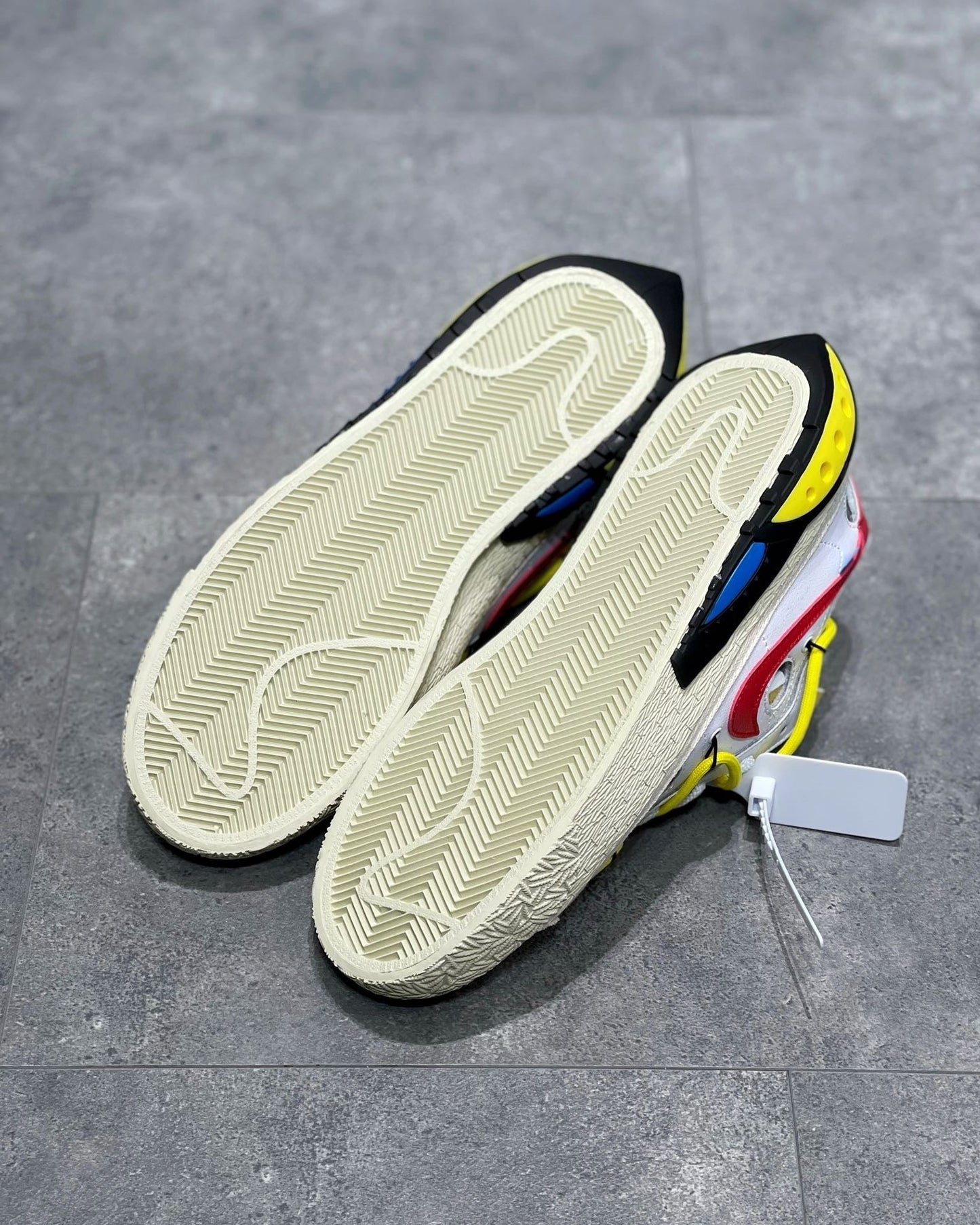NKE Blazer Low 77 x Off-White