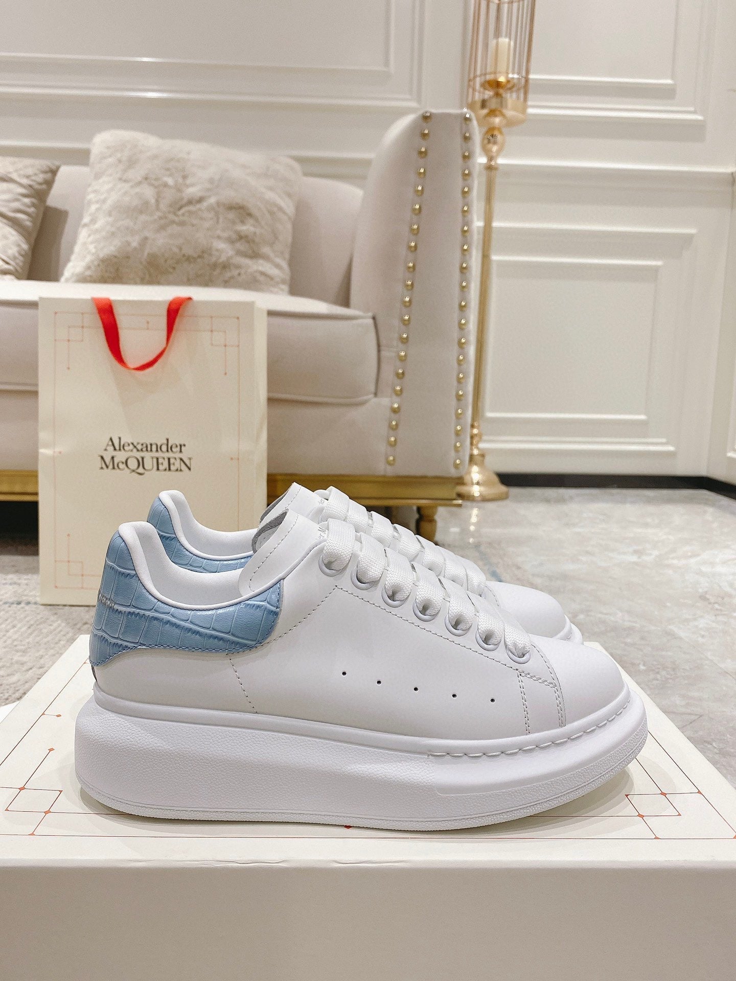 Sneakers & Shoes