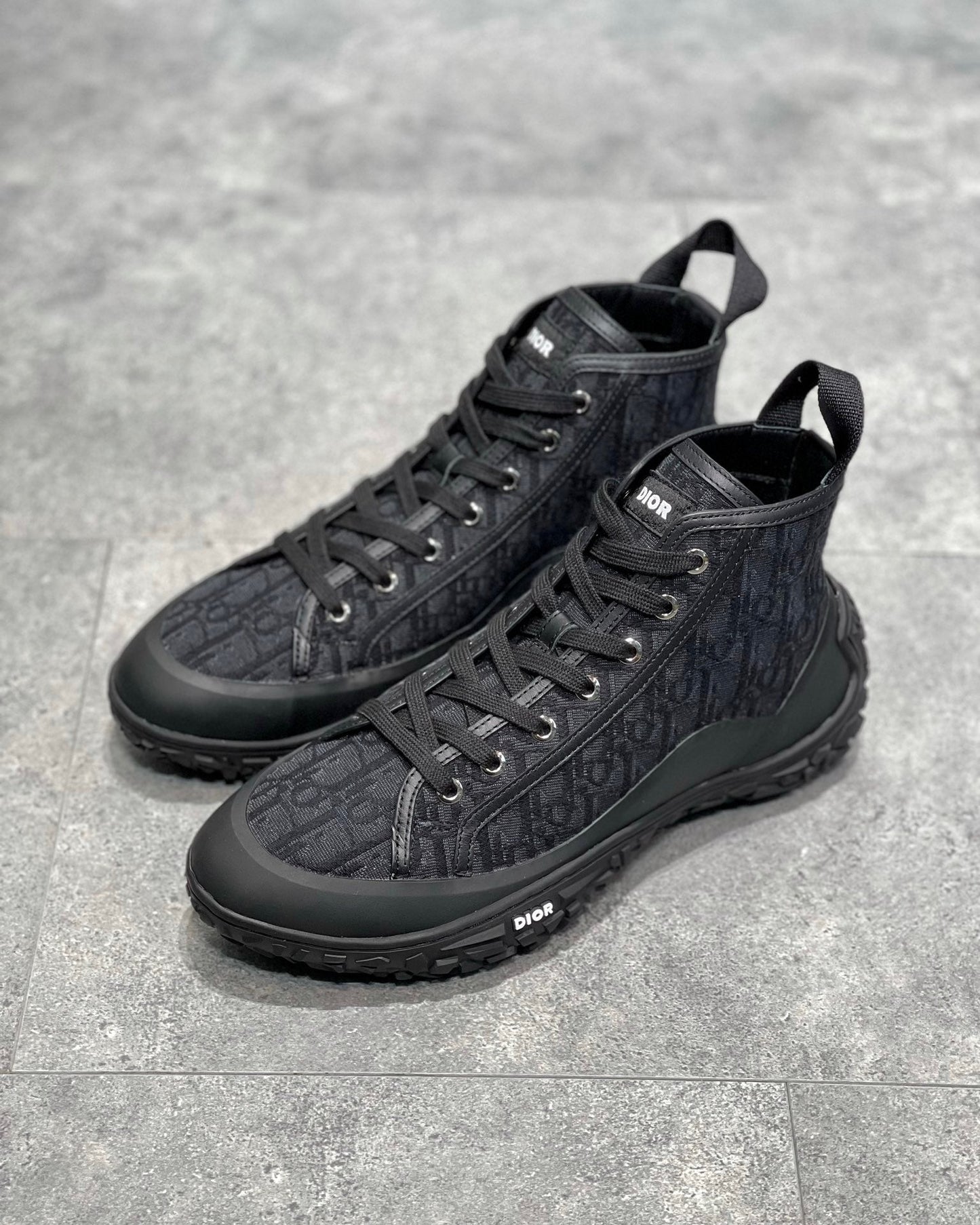DIO Sneakers