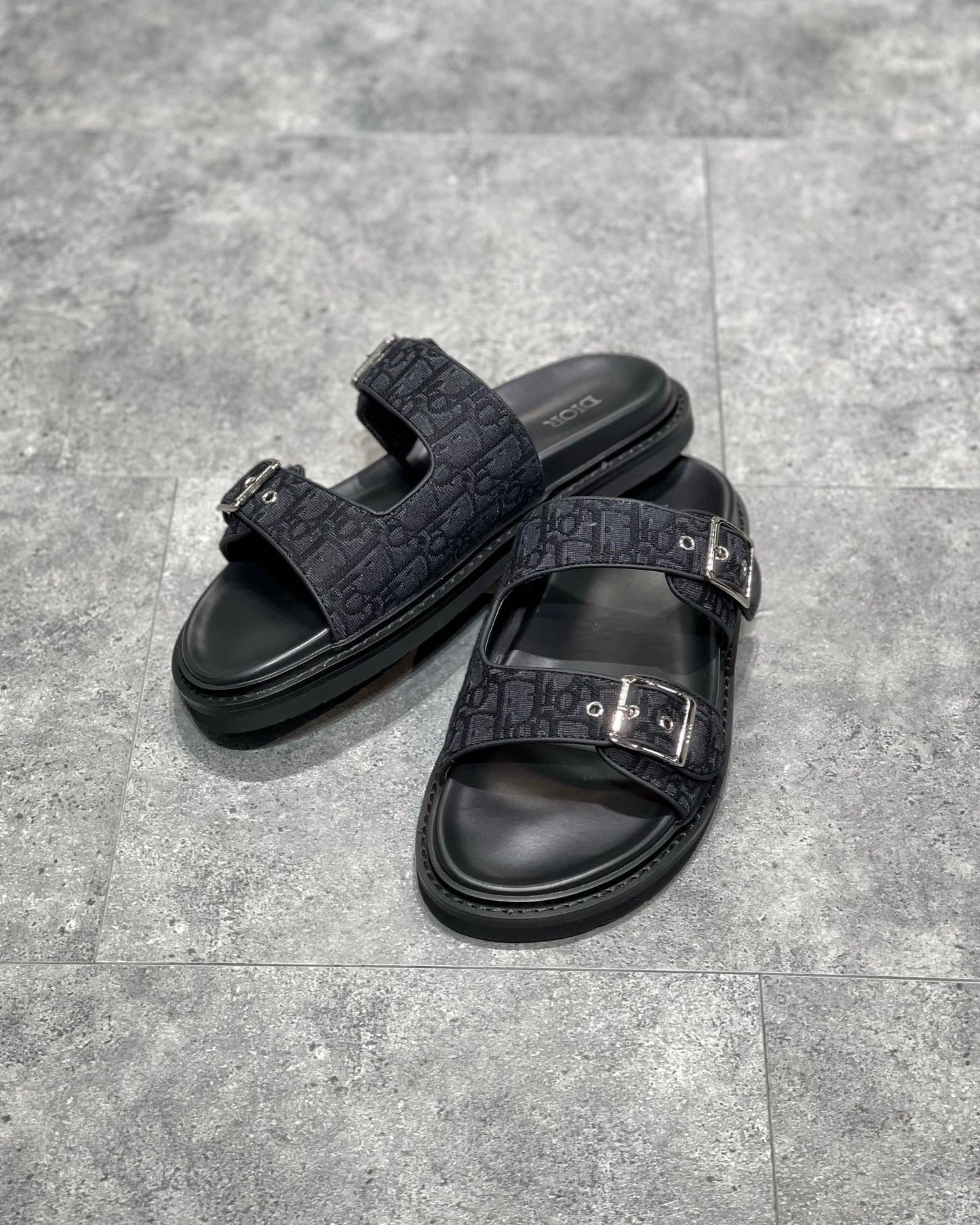 DIO Sandal