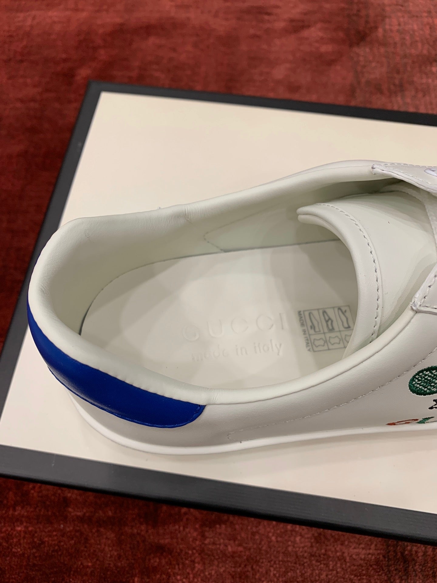 Sneakers & Shoes