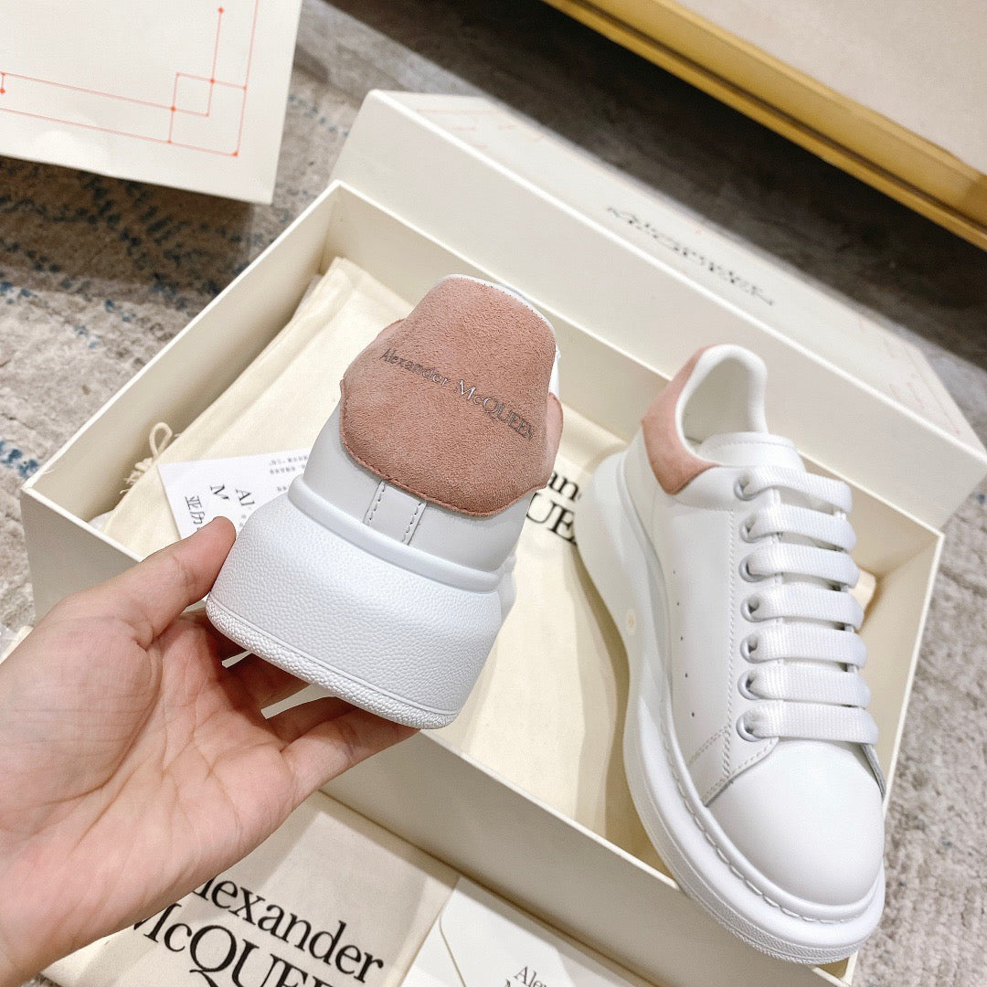 Sneakers & Shoes
