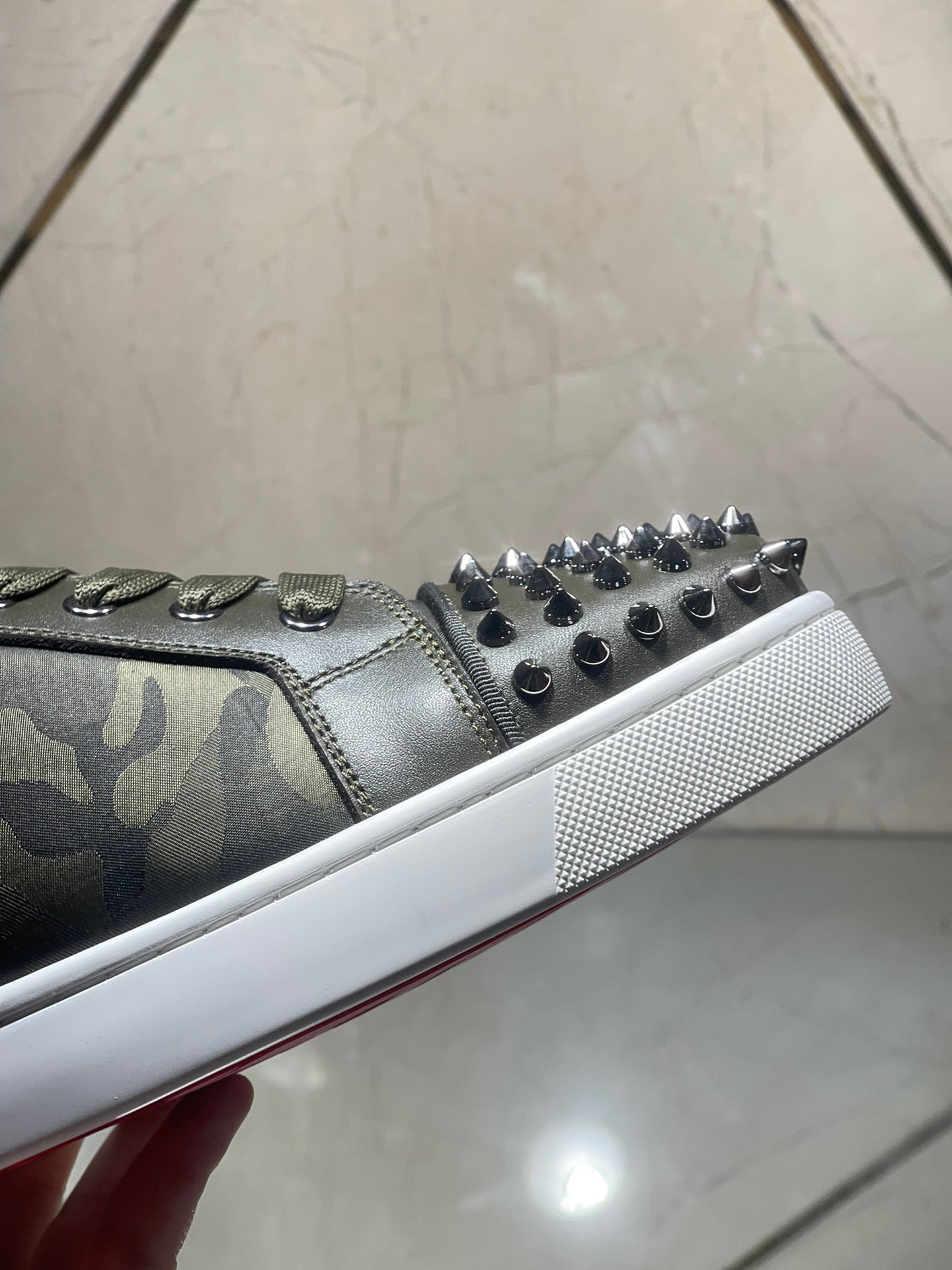 Sneakers & Shoes