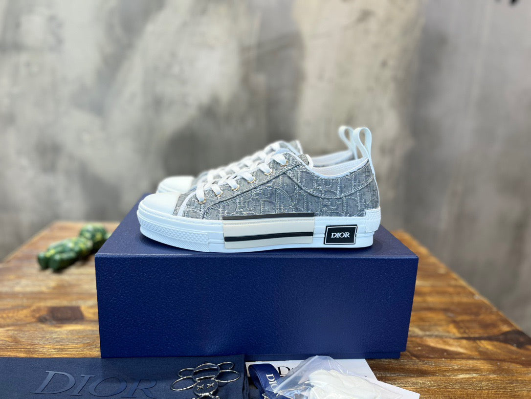DIO Sneakers
