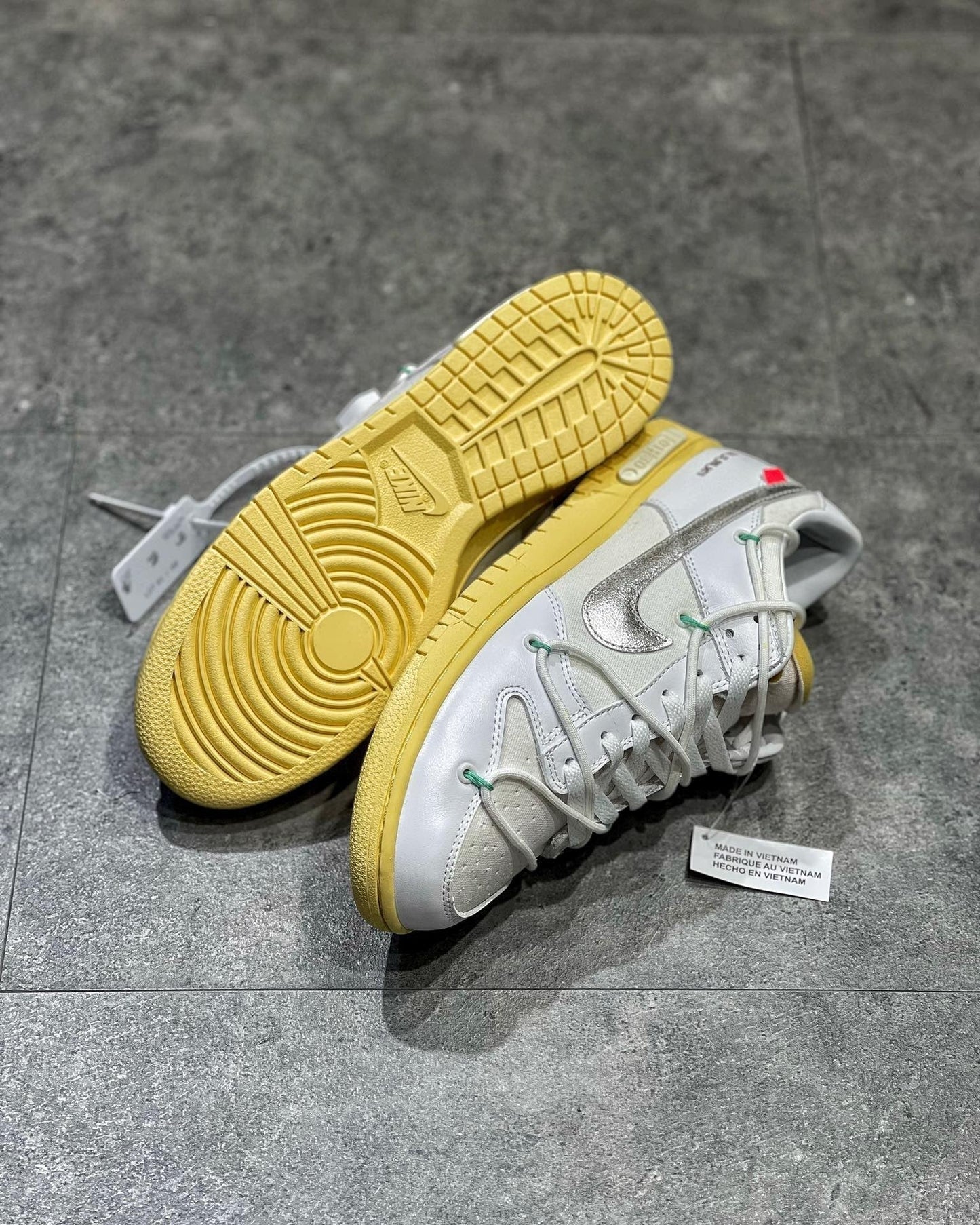 NKE Dunk x Off-White