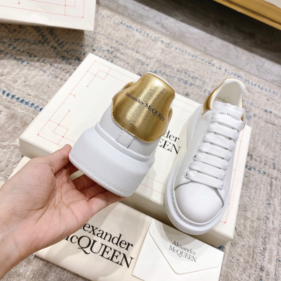 Sneakers & Shoes