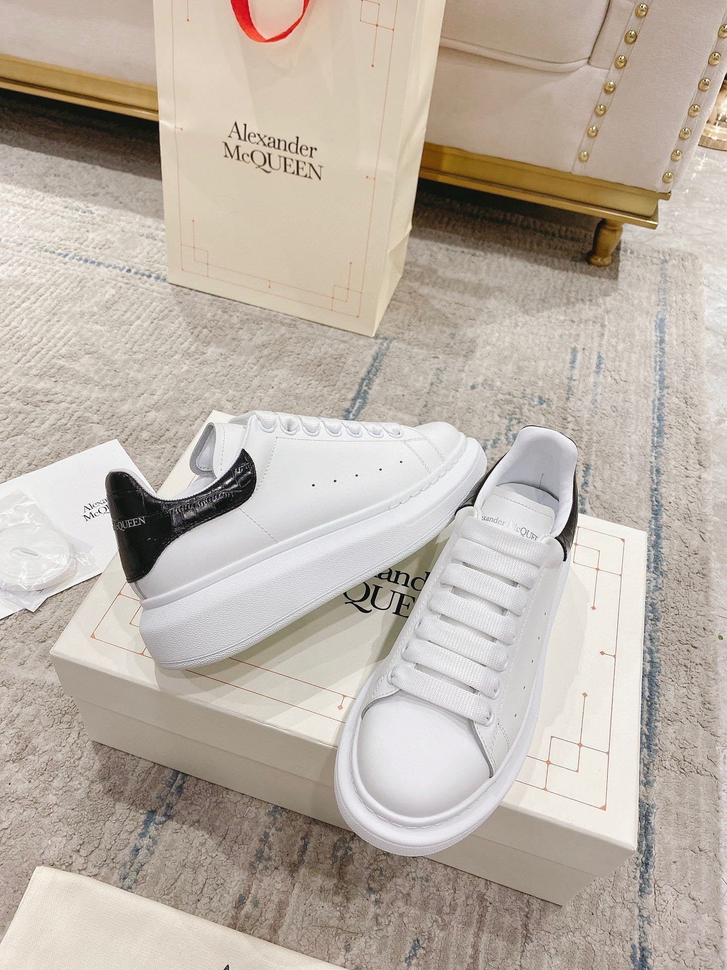 Sneakers & Shoes