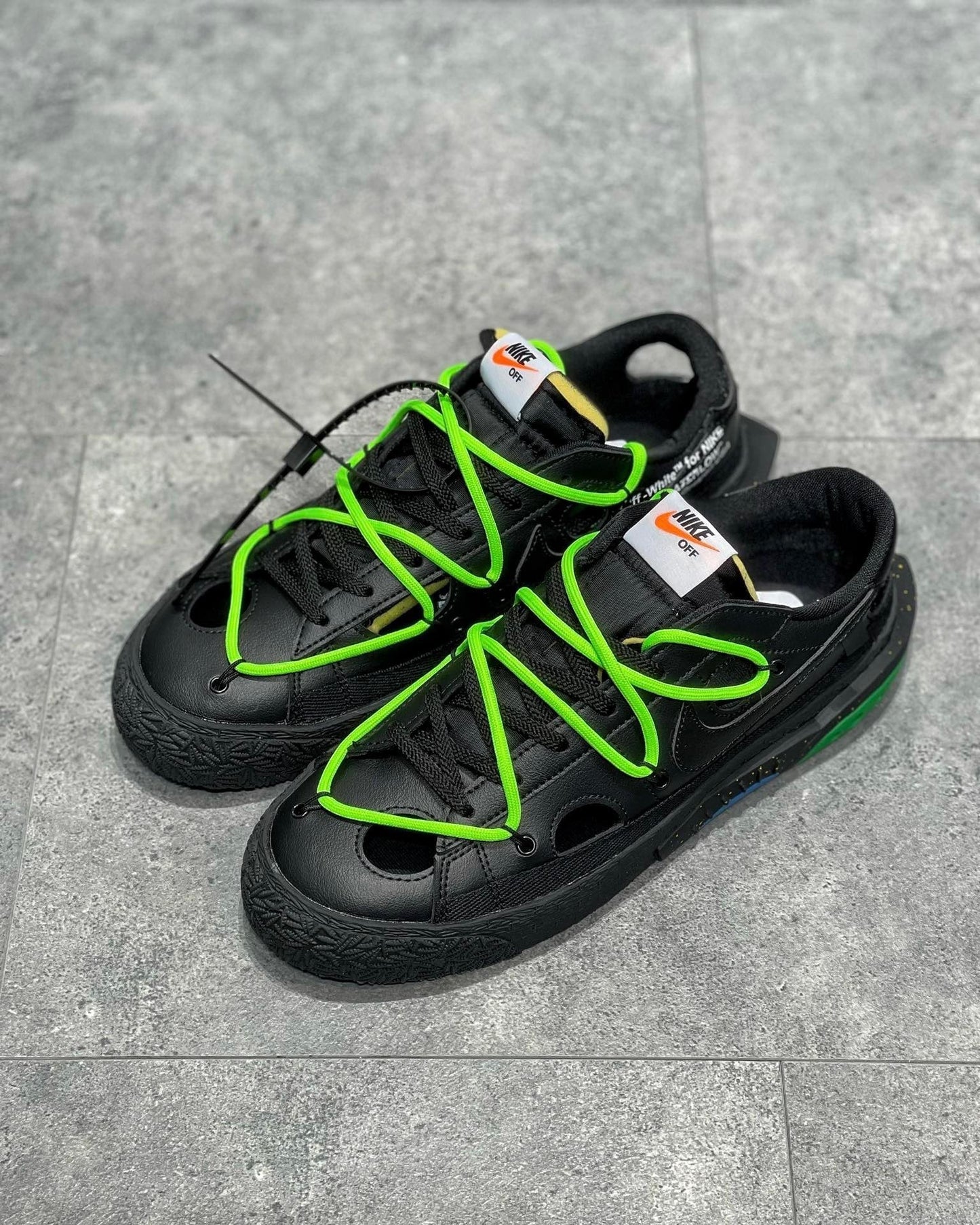 NKE Blazer Low 77 x Off-White