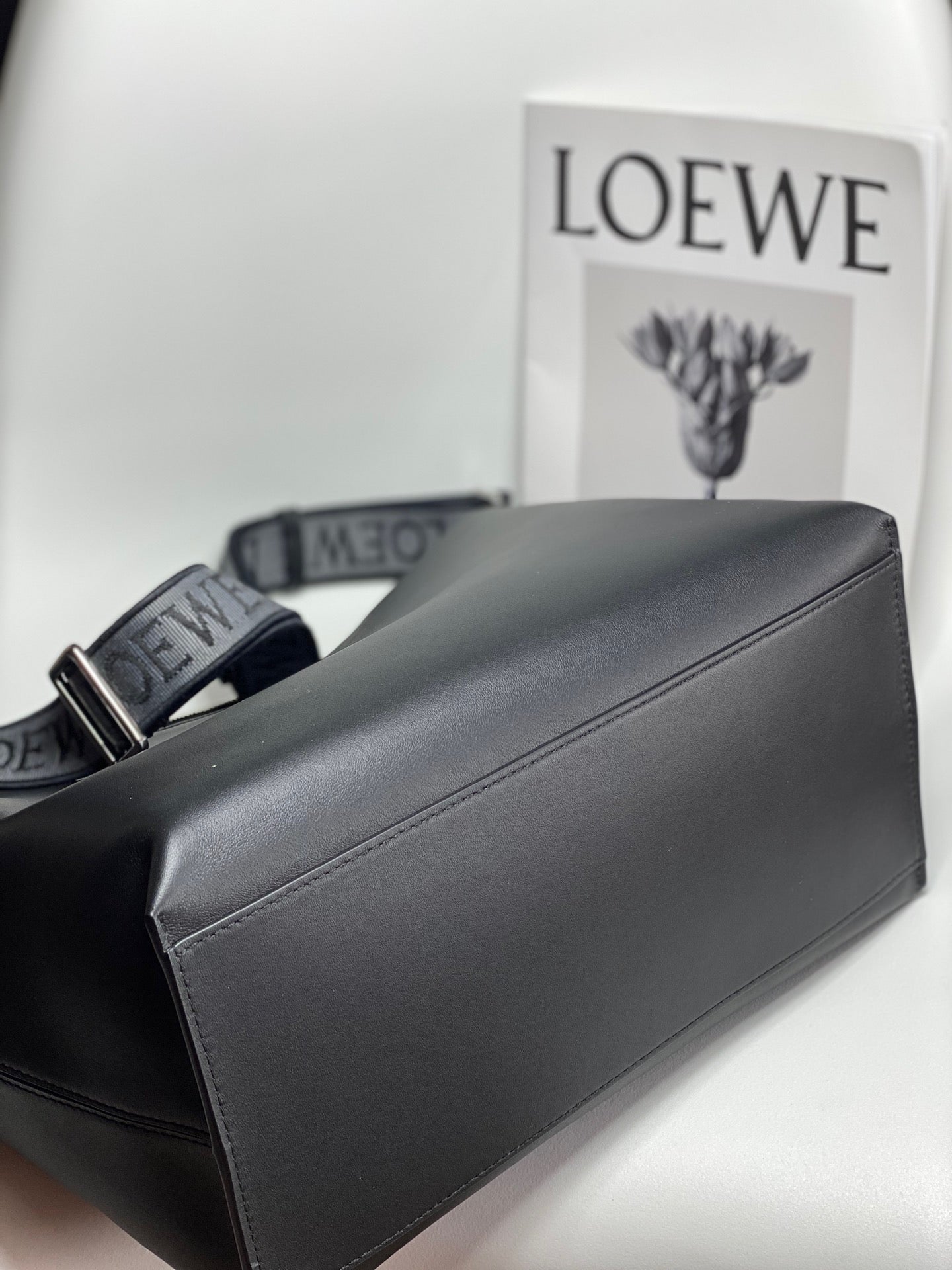 LO Messenger Bag