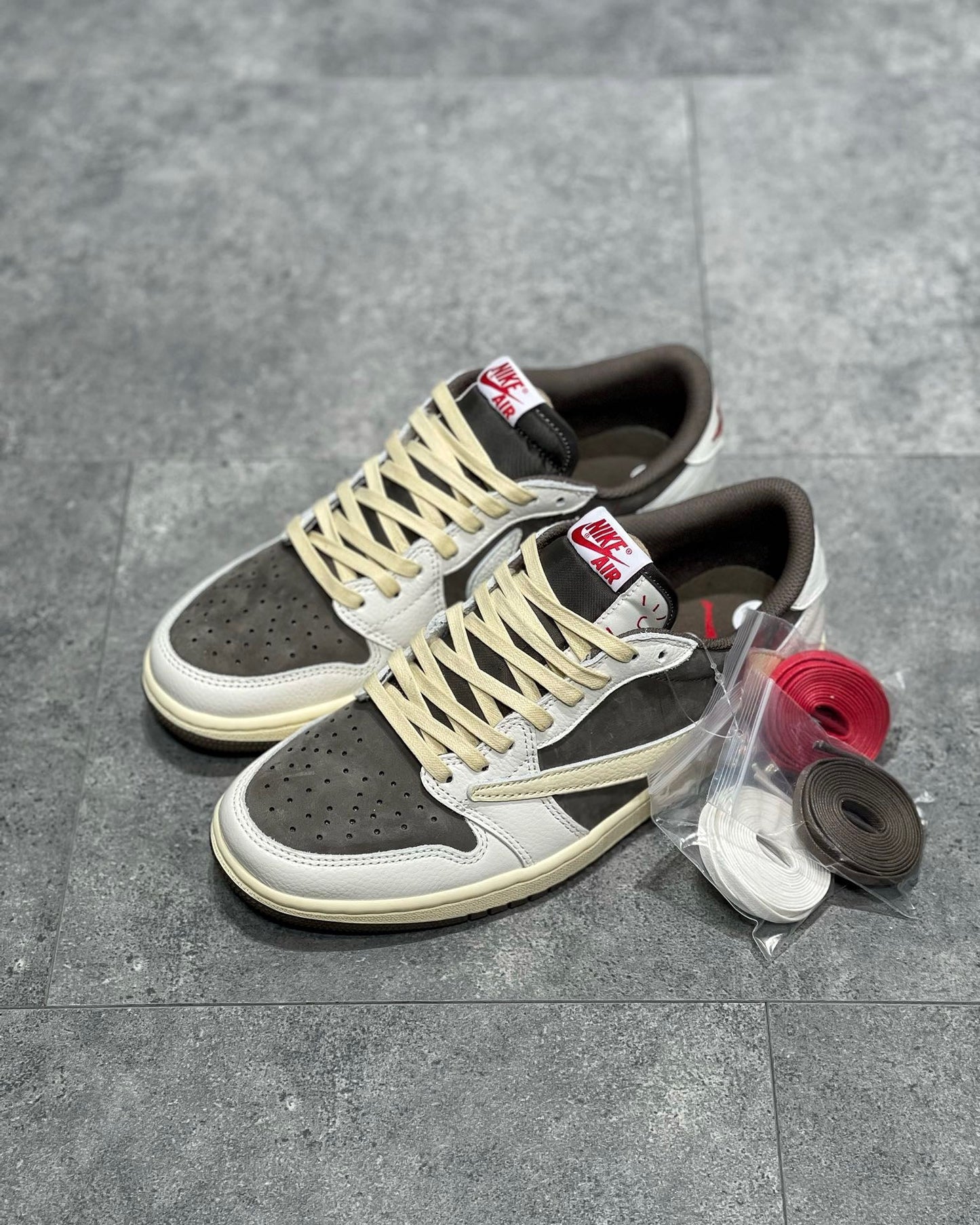 Travis Scott x AJ 1 Low