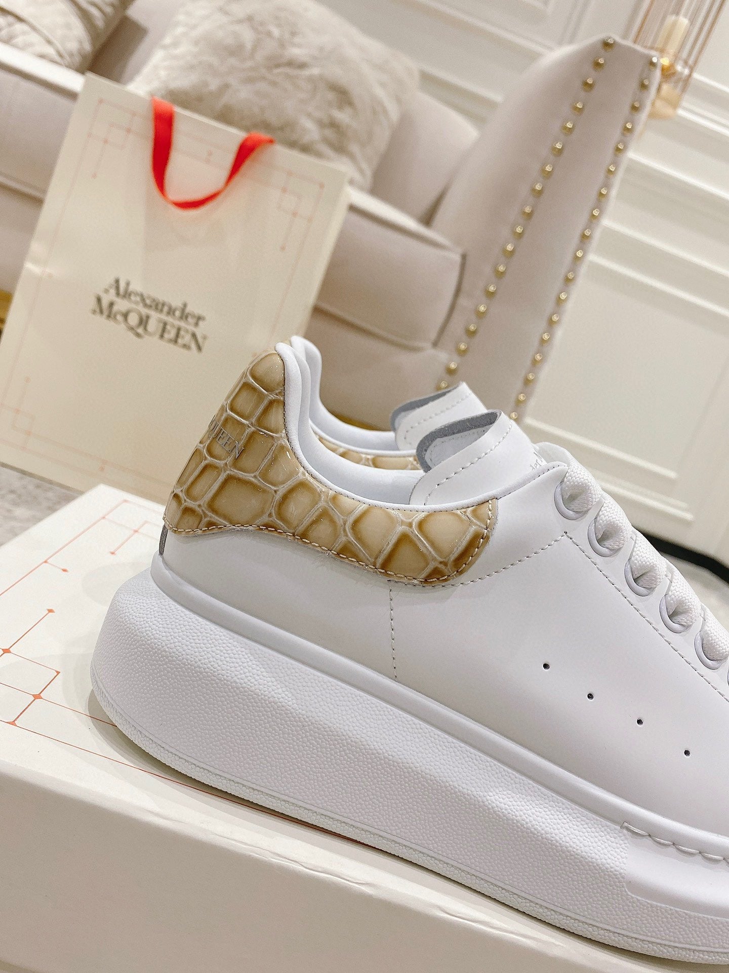 Sneakers & Shoes