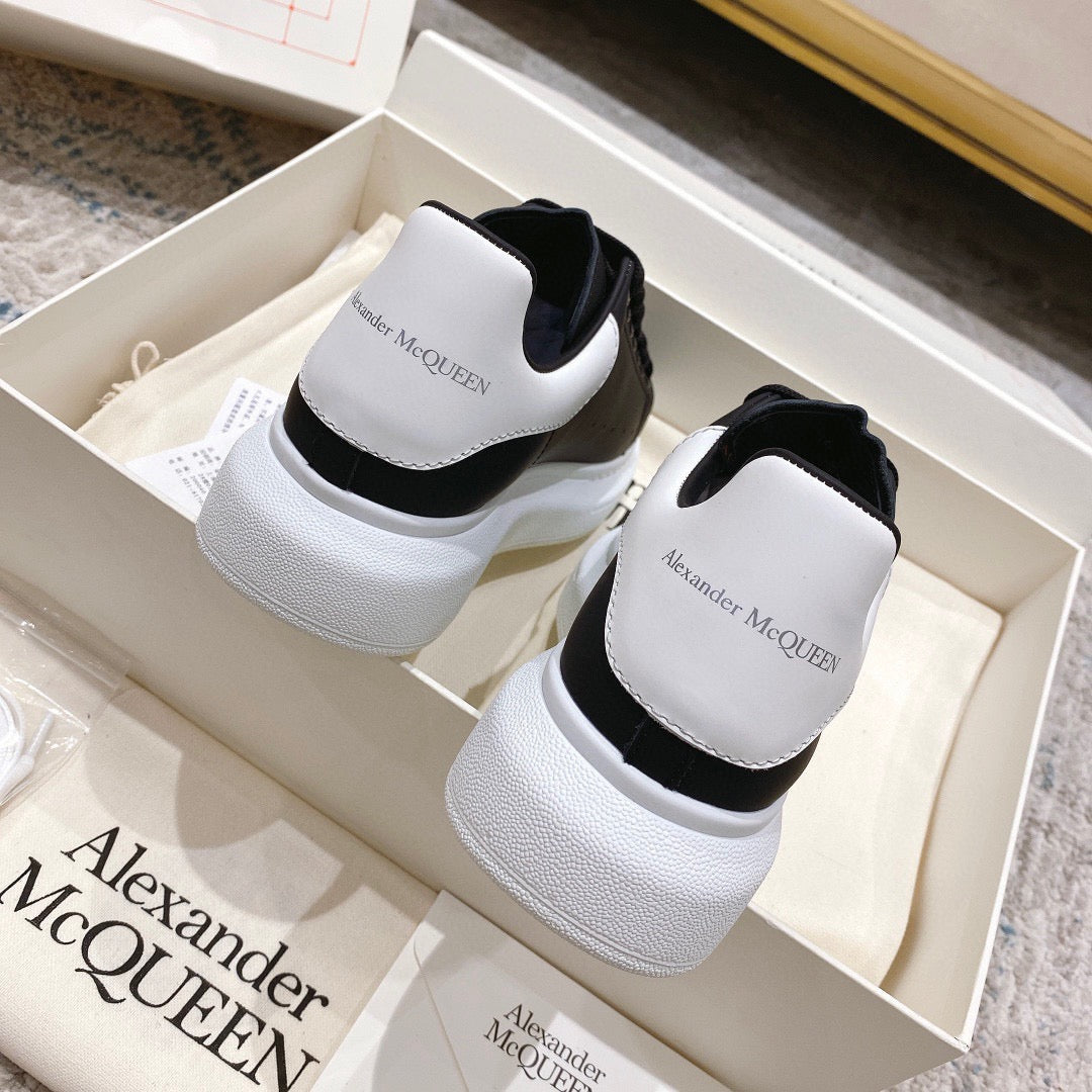 Sneakers & Shoes