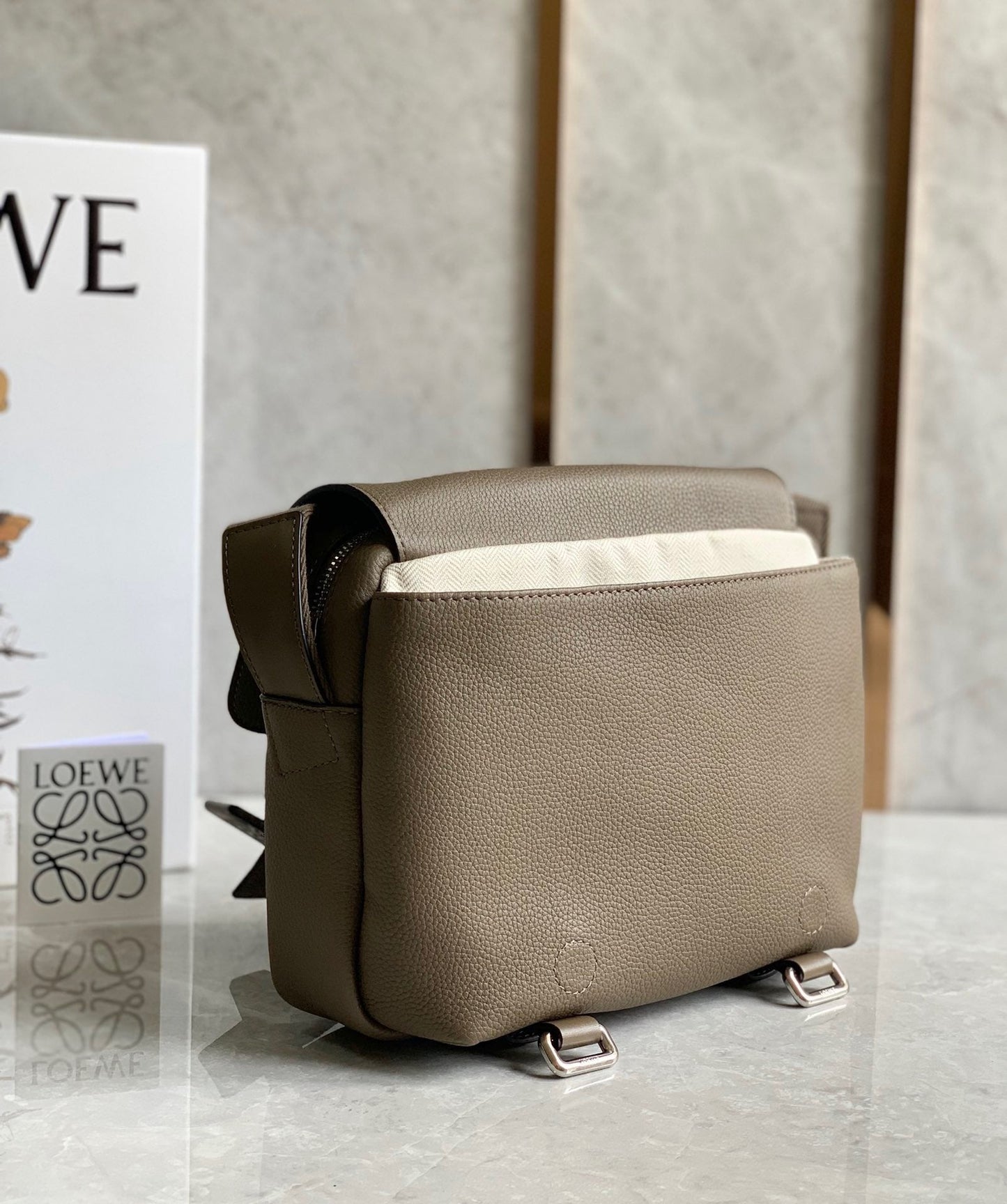 LO Messenger Bag