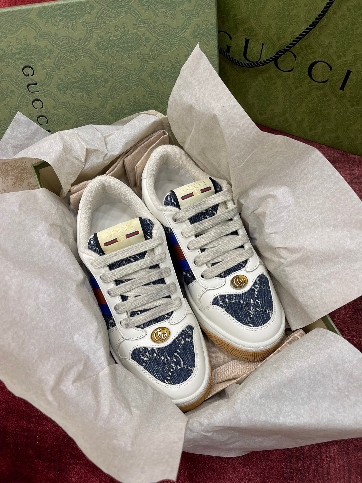 Sneakers & Shoes