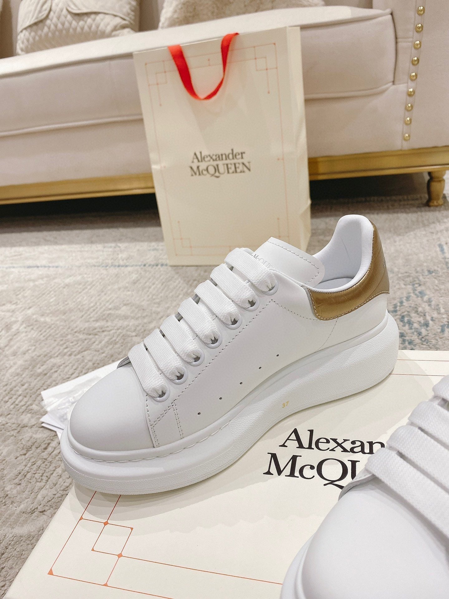 Sneakers & Shoes