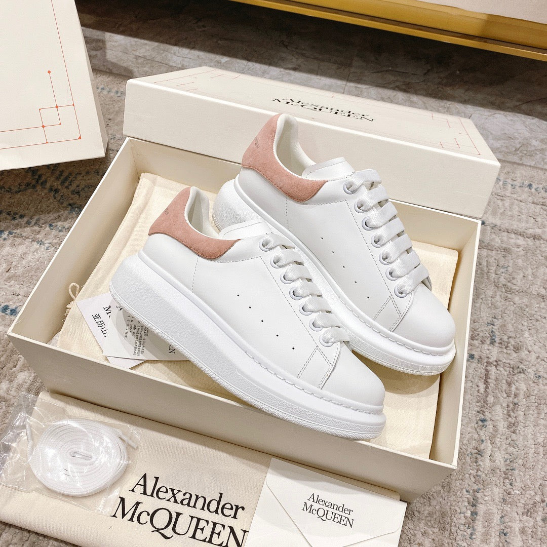 Sneakers & Shoes