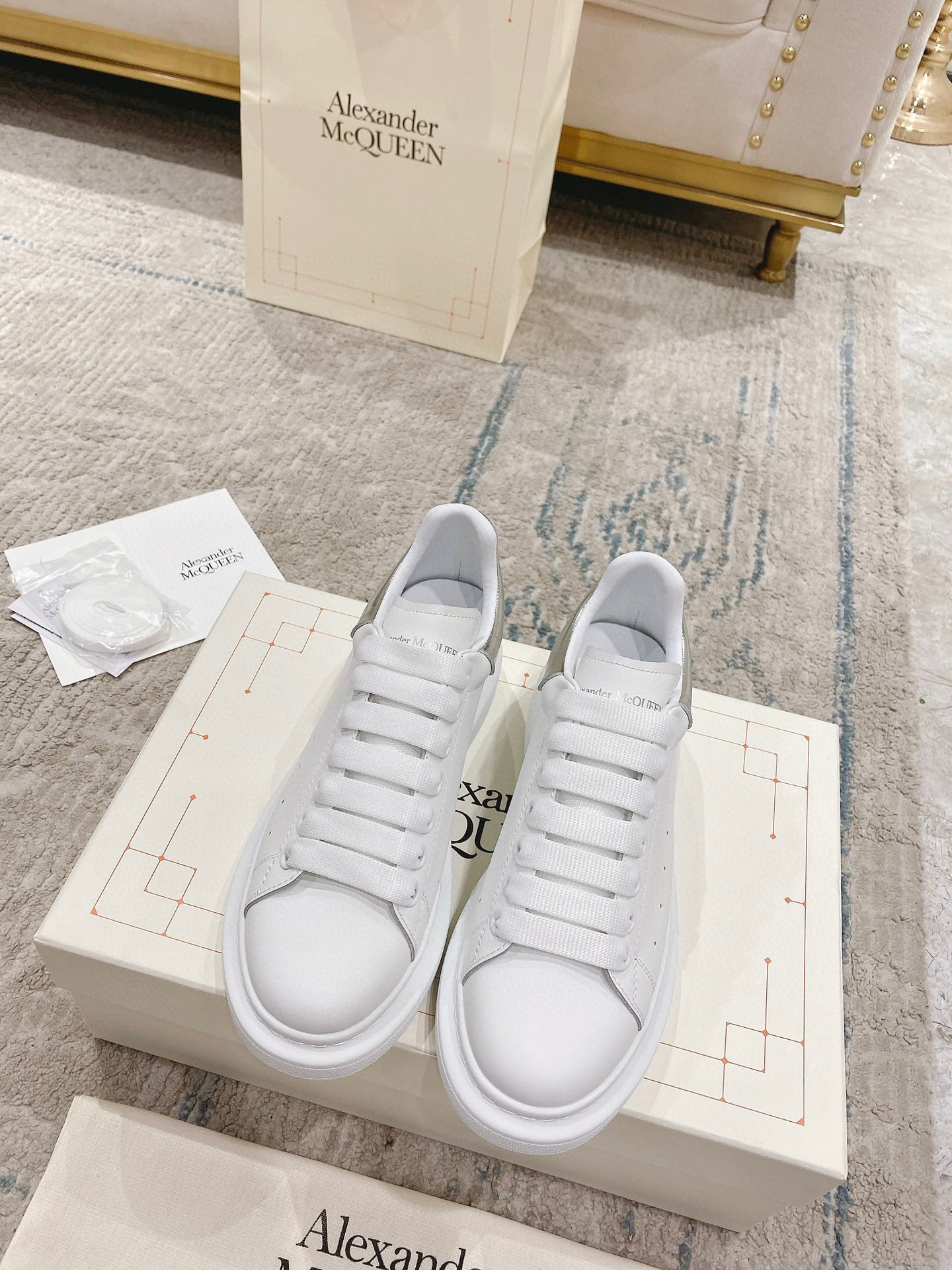 Sneakers & Shoes