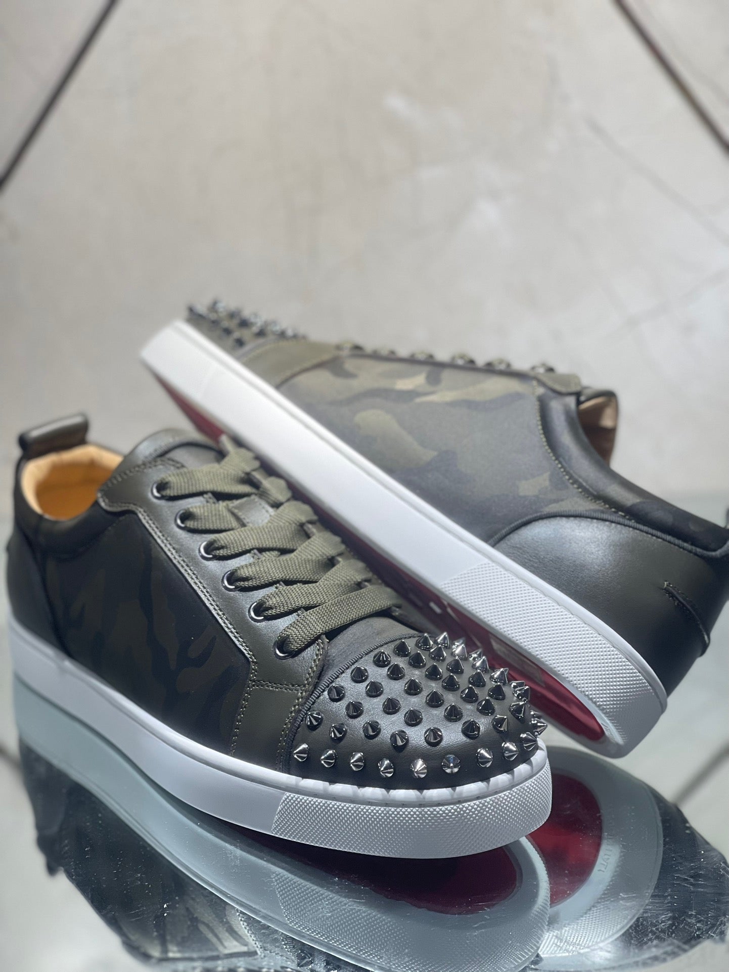 Sneakers & Shoes