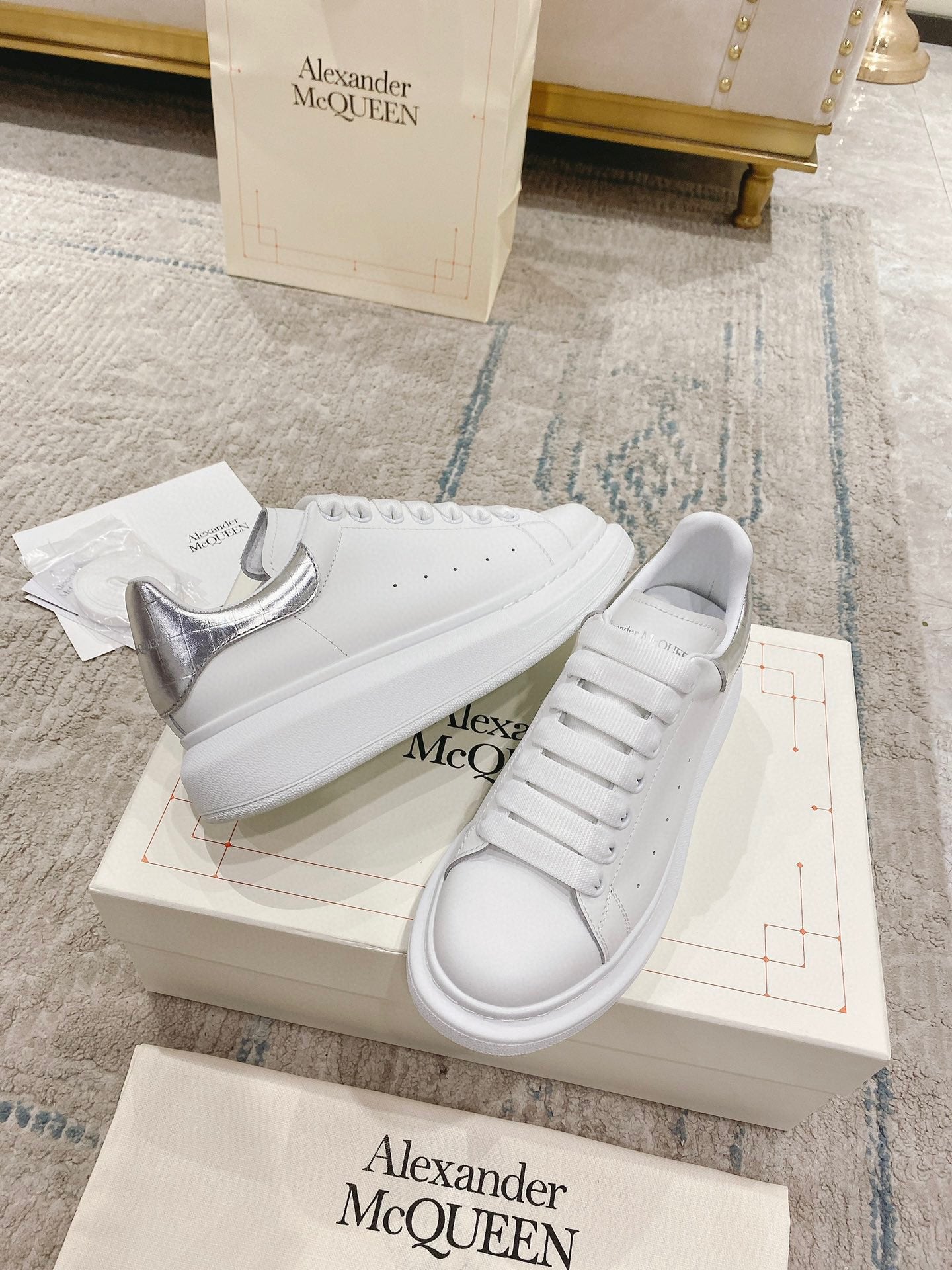 Sneakers & Shoes