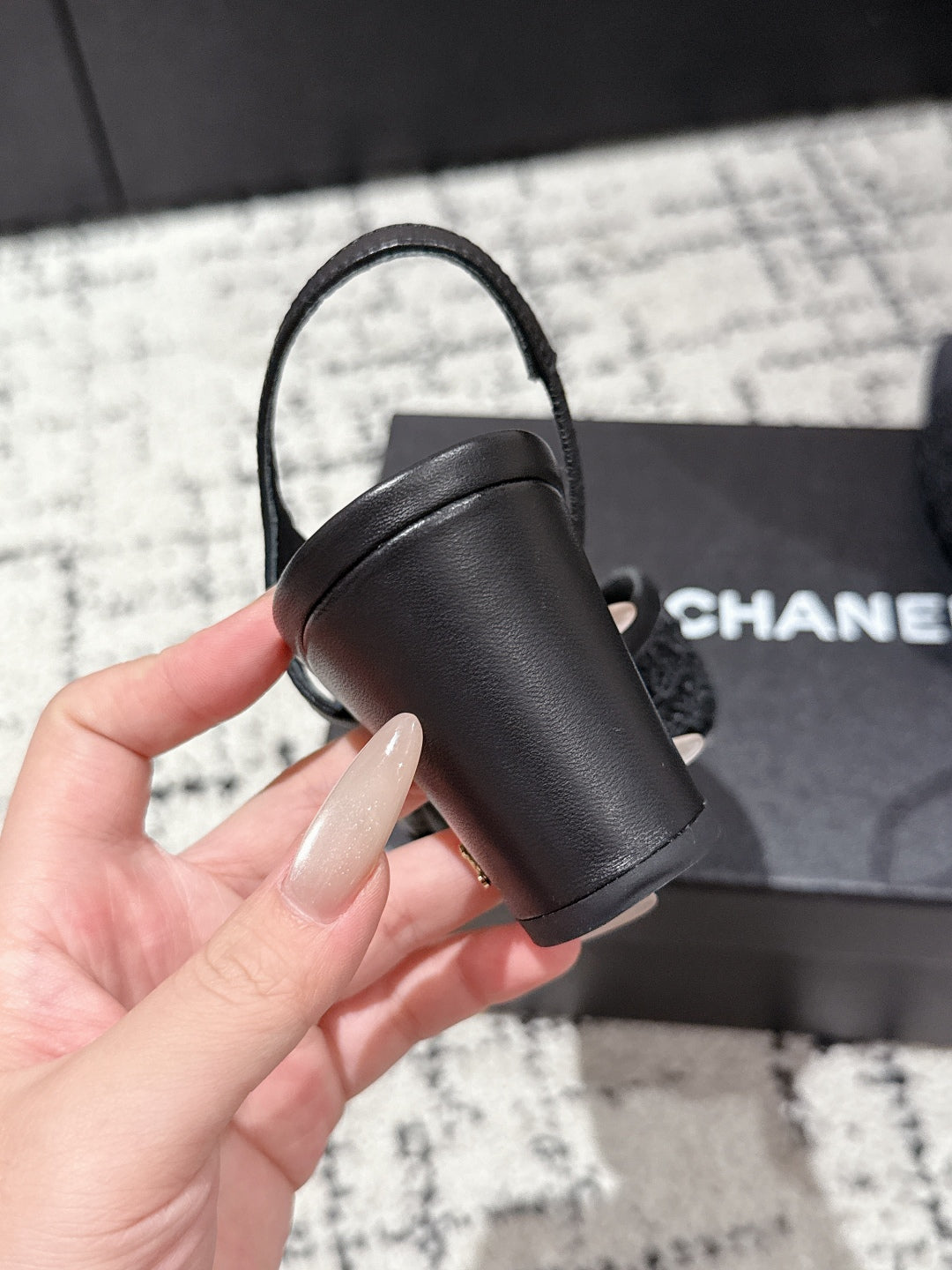 HIGH SLINGBACK 25S IN BLACK FABRIC AND CALFSKIN