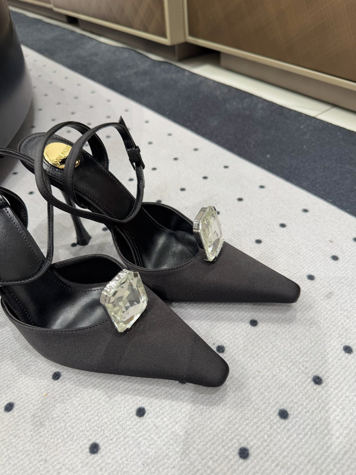 HARLOW PUMPS IN BLACK SATIN CREPE AND CRYSTALS