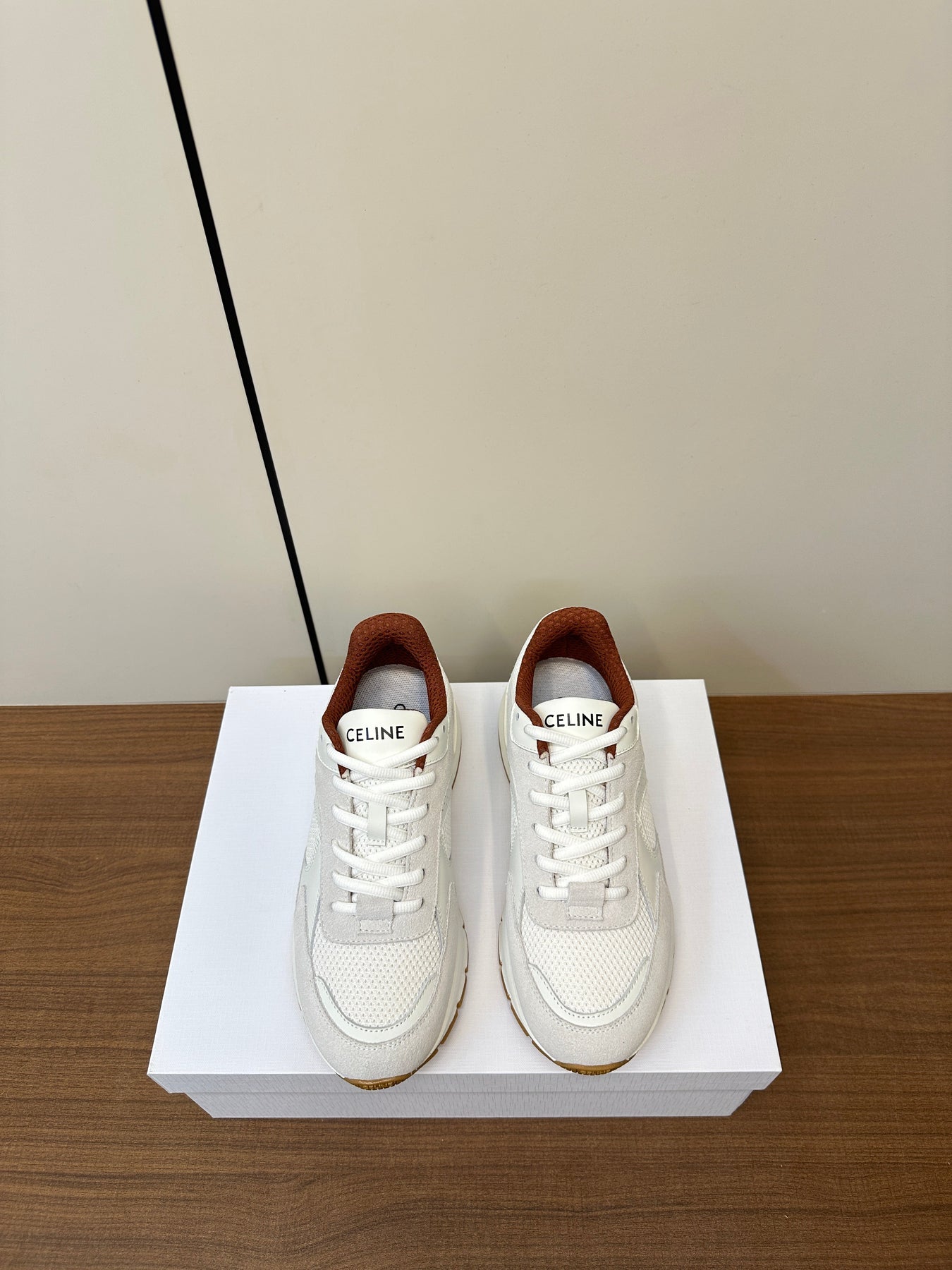 RUNNER CR-03 LOW LACE-UP PALE GRAY SUEDE AND WHITE CALFSKIN