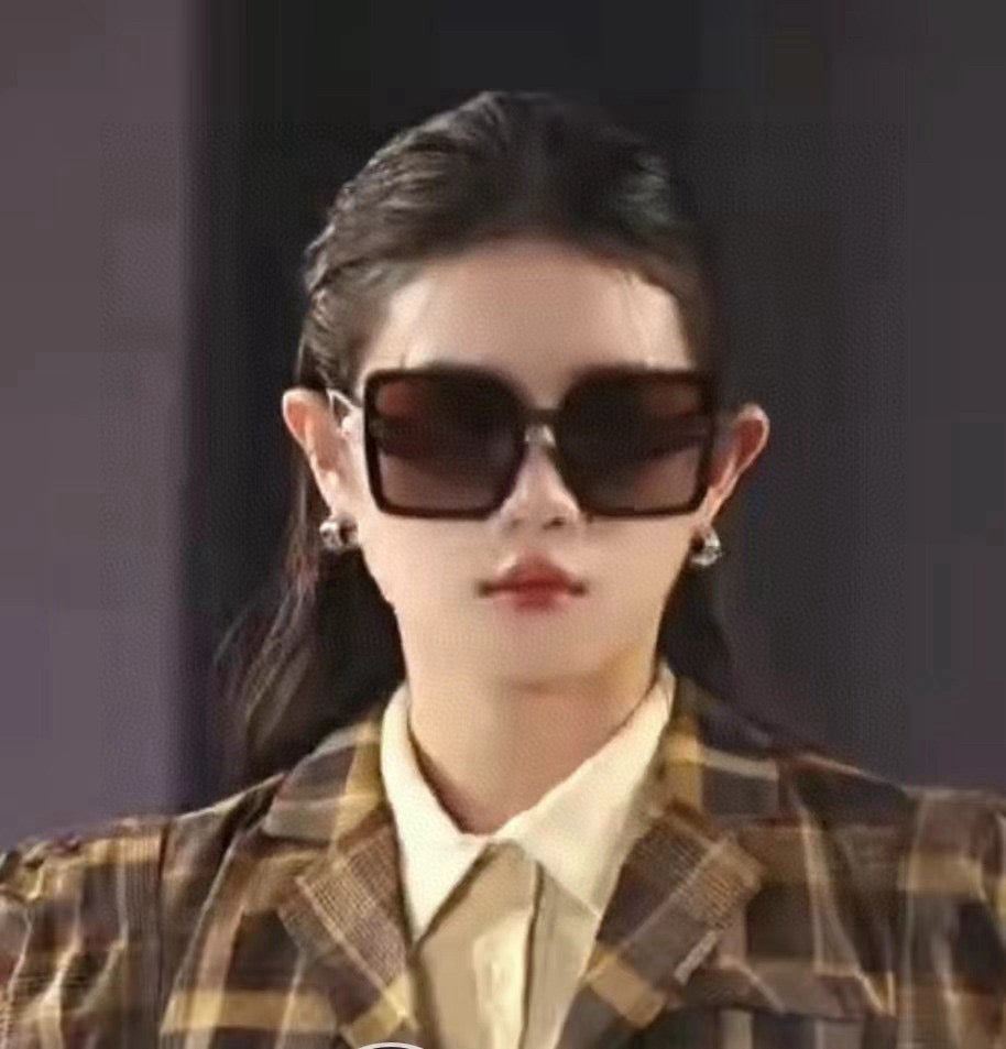 MONTAIGNE SQUARE SUNGLASS D1292 IN LIGHT BROWN ACETATE