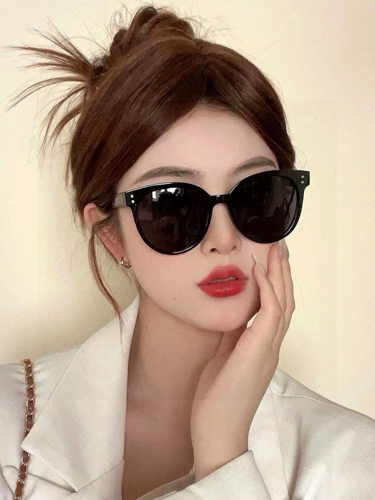 MONTAIGNE SUNGLASS CD5106 IN BLACK ACETATE