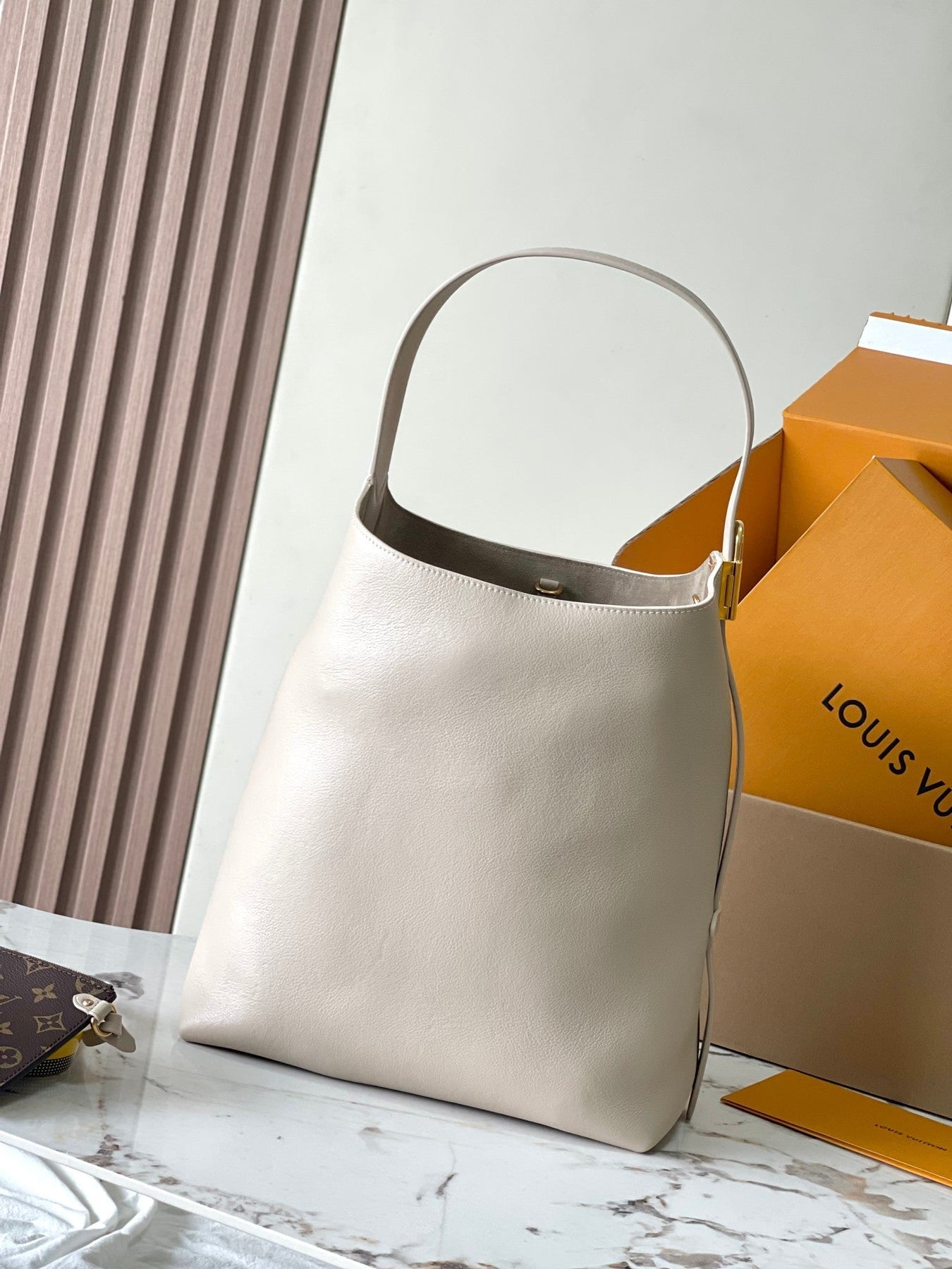 LOW KEY HOBO MM 35 IN IVORY BEIGE SMOOTH CALFSKIN