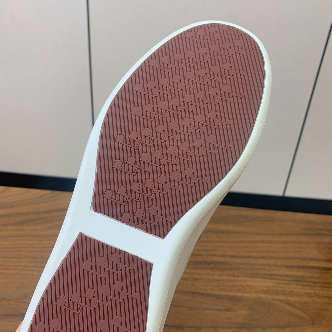 LP NEWPORT WALK SNEAKERS KHAKI AND CREAMY WHITE SUEDE