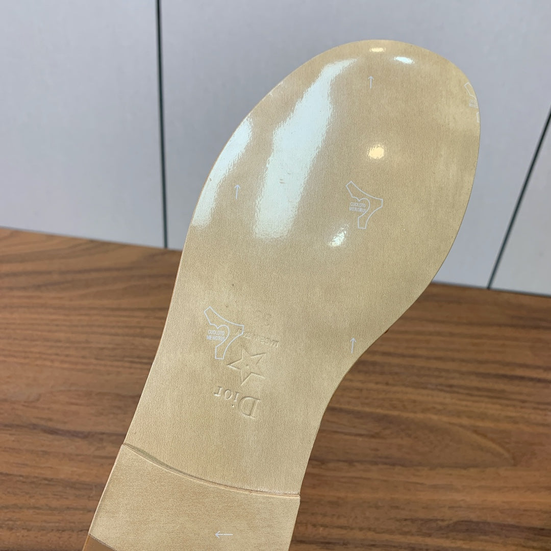 DWAY CIDER BROWN CALFSKIN AND GOLD LOGO