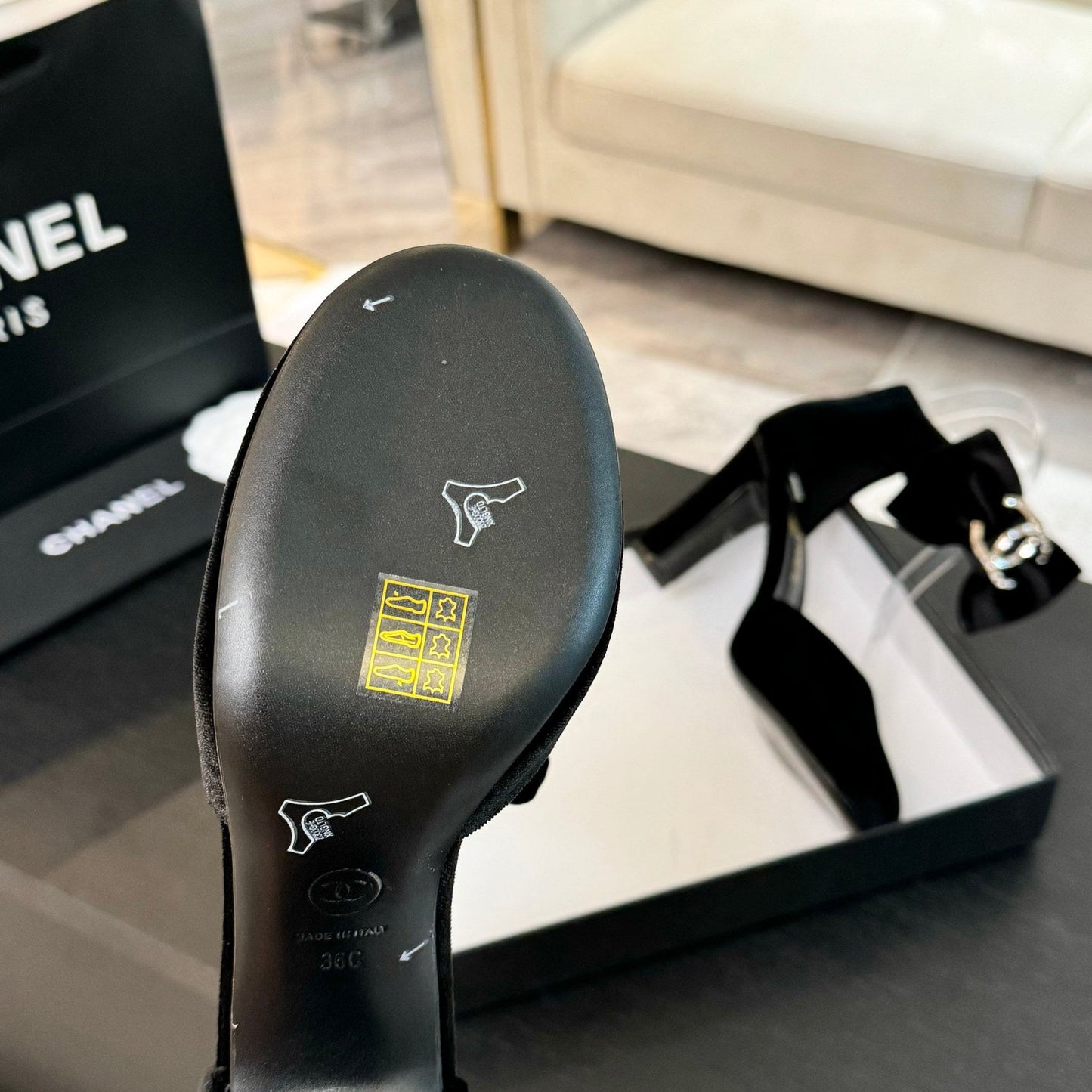 HIGH MARRY JANE IN BLACK VELVET