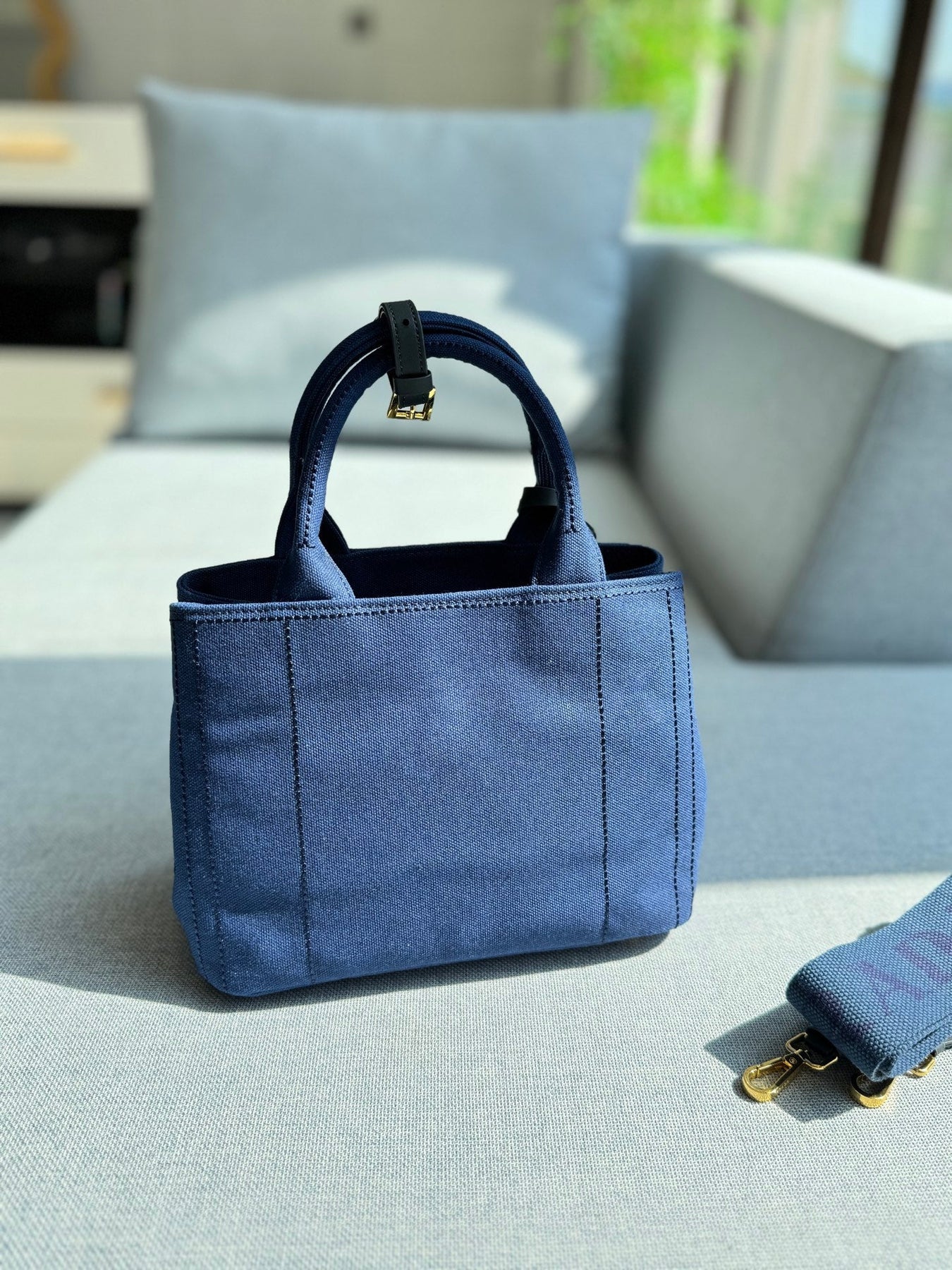 CANAPA TOTE BAG 26 IN WEDGEWOOD BLUE LINEN BLEND EMBROIDED LOGO