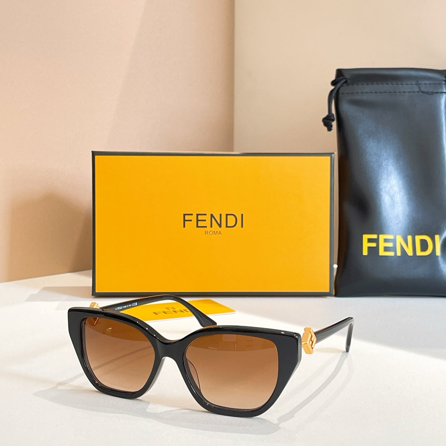 OVERSIZED FF DIAMONDS SQUARE FRAME SUNGLASSES FE50100 IN ACETATE