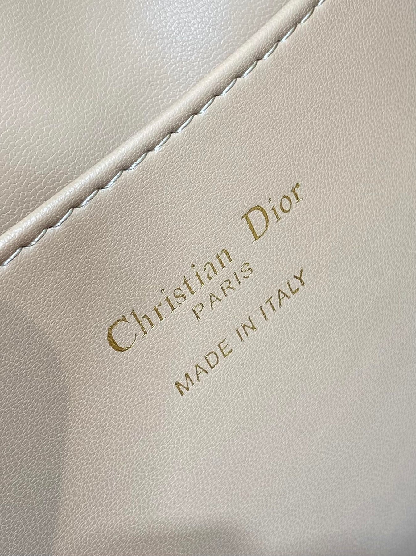 MEDIUM 25 CARO BACKPACK ALMOND BEIGE MACROCANNAGE LAMBSKIN