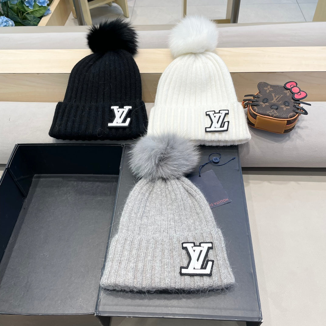 KNITTED BEANIE HAT IN GRAY WOOL 413367