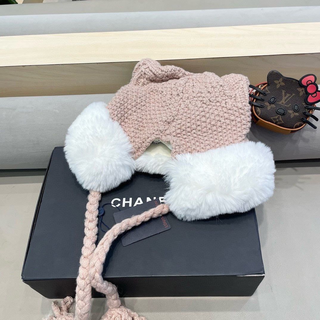 KNITTED BEANIE HAT IN LIGHT PINK WOOL WITH JAPANESE CAT EARS 421258