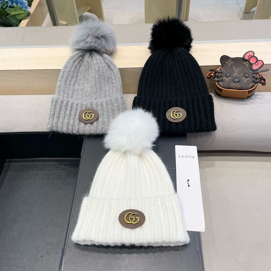 BEANIE HAT IN BLACK WOOL 422454