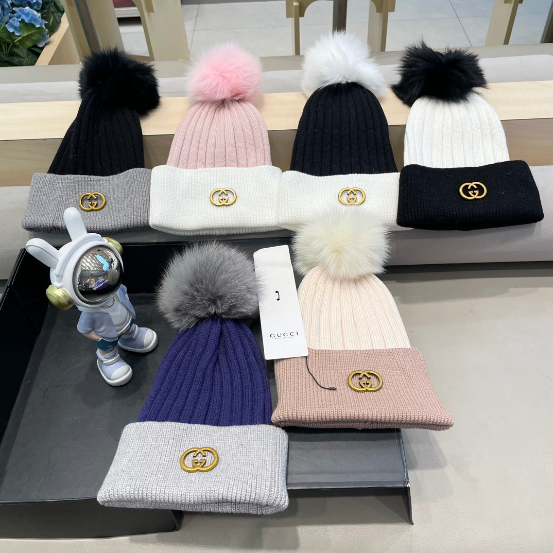 BEANIE HAT IN LIGHT BROWN MIX WHITE WOOL AND FOX FUR 422502