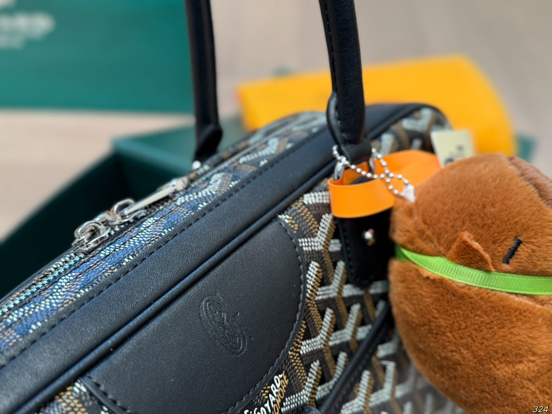 SAINT MARTIN BAG 34 IN BLACK GOYARDINE CANVAS AND CALFSKIN