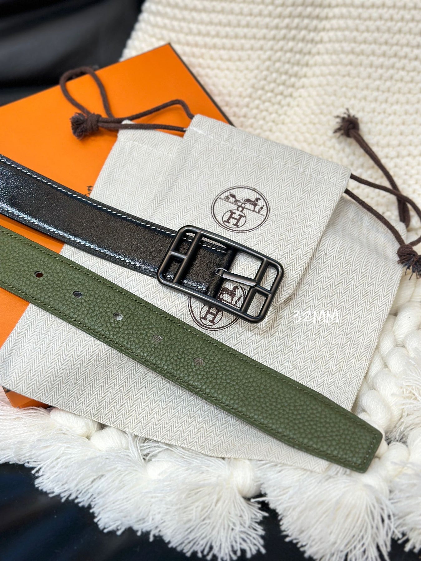HM-CAPE COD 32MM REVERSIBLE BELT OLIVE GREEN AND BLACK LEATHER BLACK HARDWARE
