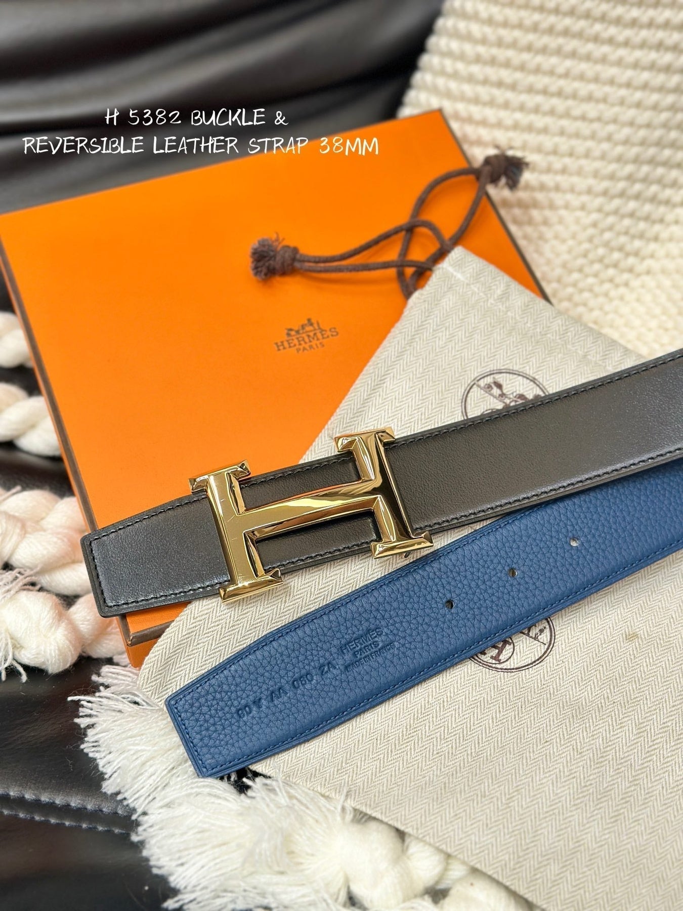 HM 5382 BELT GOLD BUCKLE & REVERSIBLE NAVY BLUE LEATHER STRAP 38MM