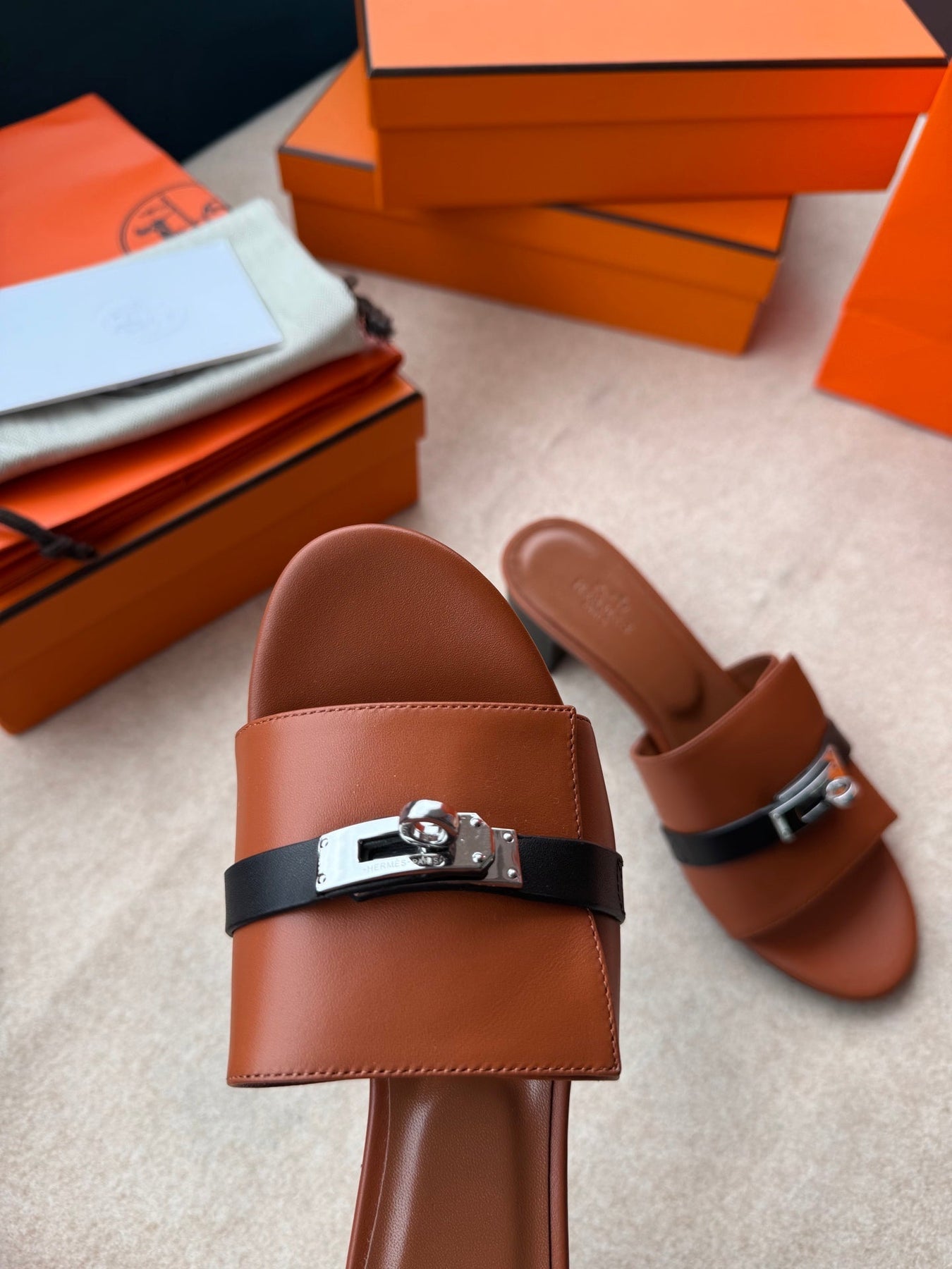 HIGH MULES IN BRONZE BROWN MIX BLACK CALFSKIN