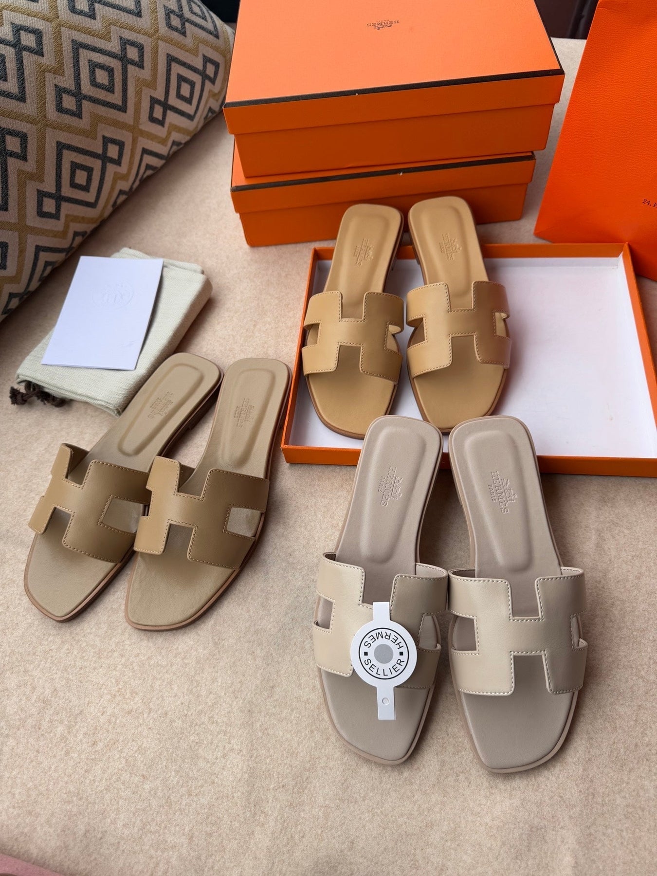 0RAN SANDALS IN KHAKI BROWN CALFSKIN