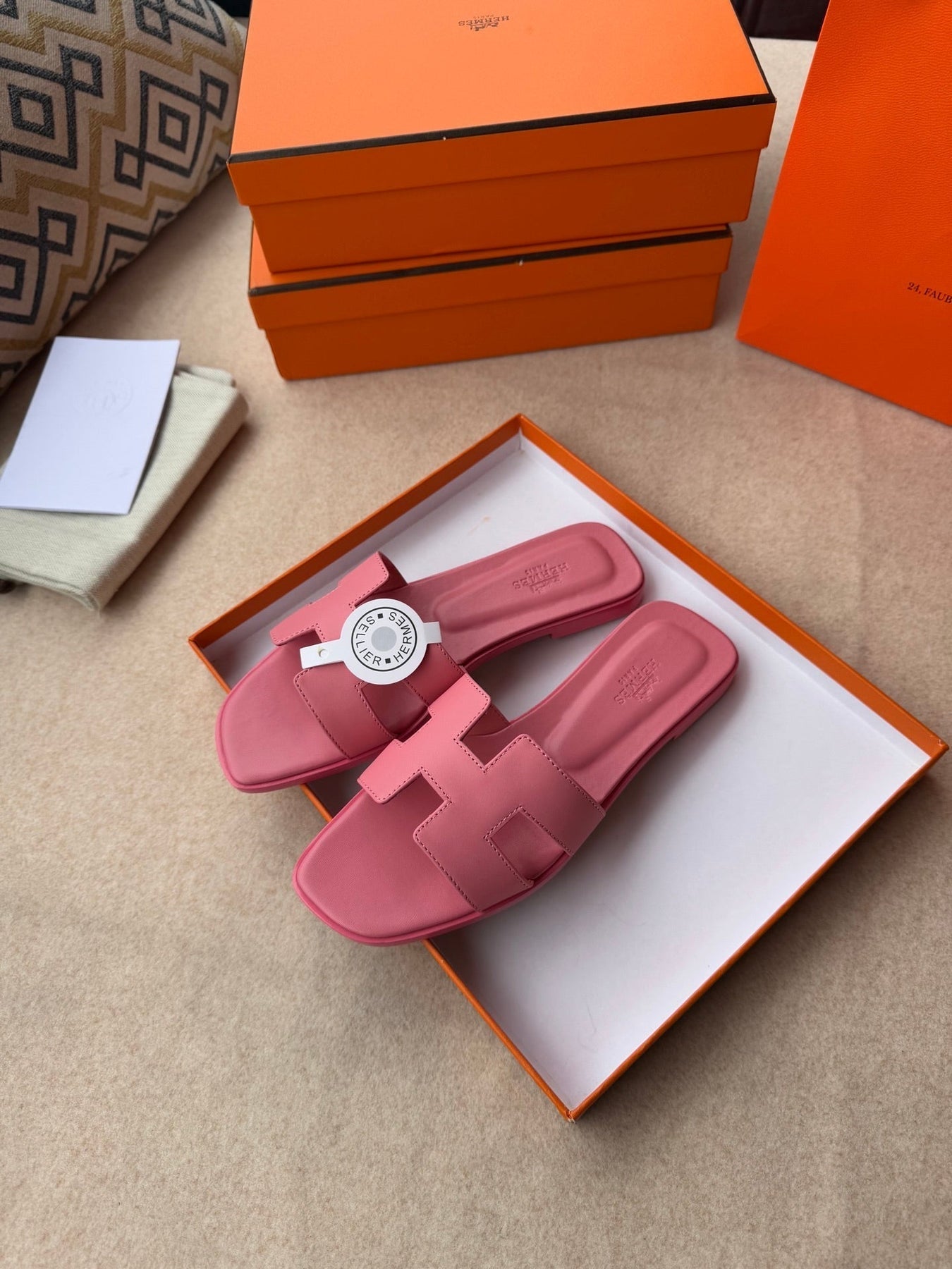 0RAN SANDALS IN ROSE PINK CALFSKIN
