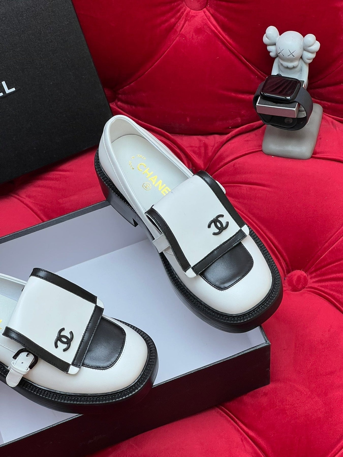 CC MOCCASIN LOAFER IN WHITE MIX BLACK LAMBSKIN