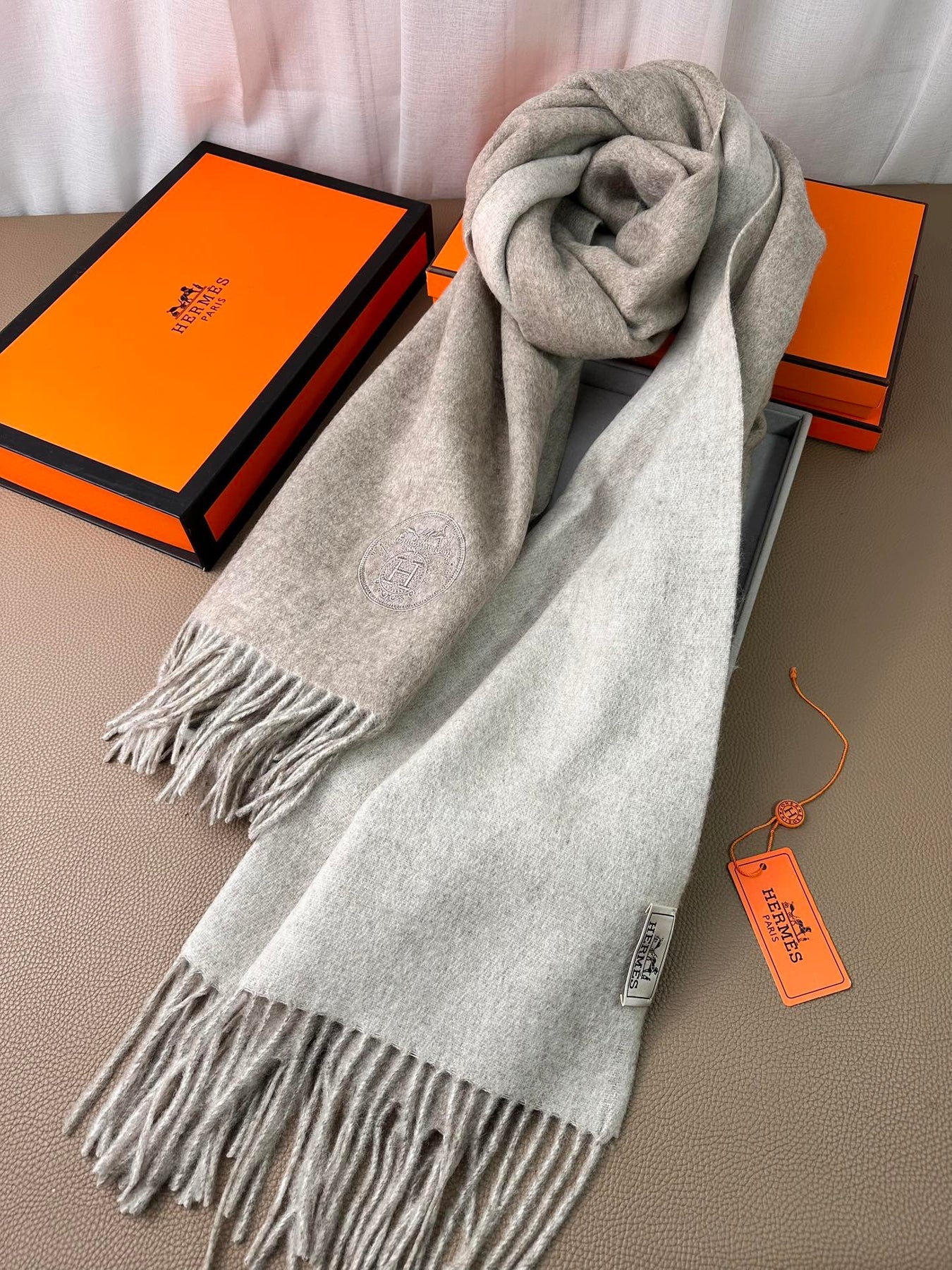 STRIPED SCARF 200 CM IN DARK GRAY CASHMERE WITH EMBROIDERED BEE 398533