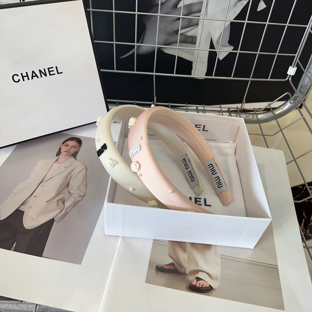 HEADBAND EMBELLISHED FLOWER AND PEARL IN IVORY WHITE SILK 194316