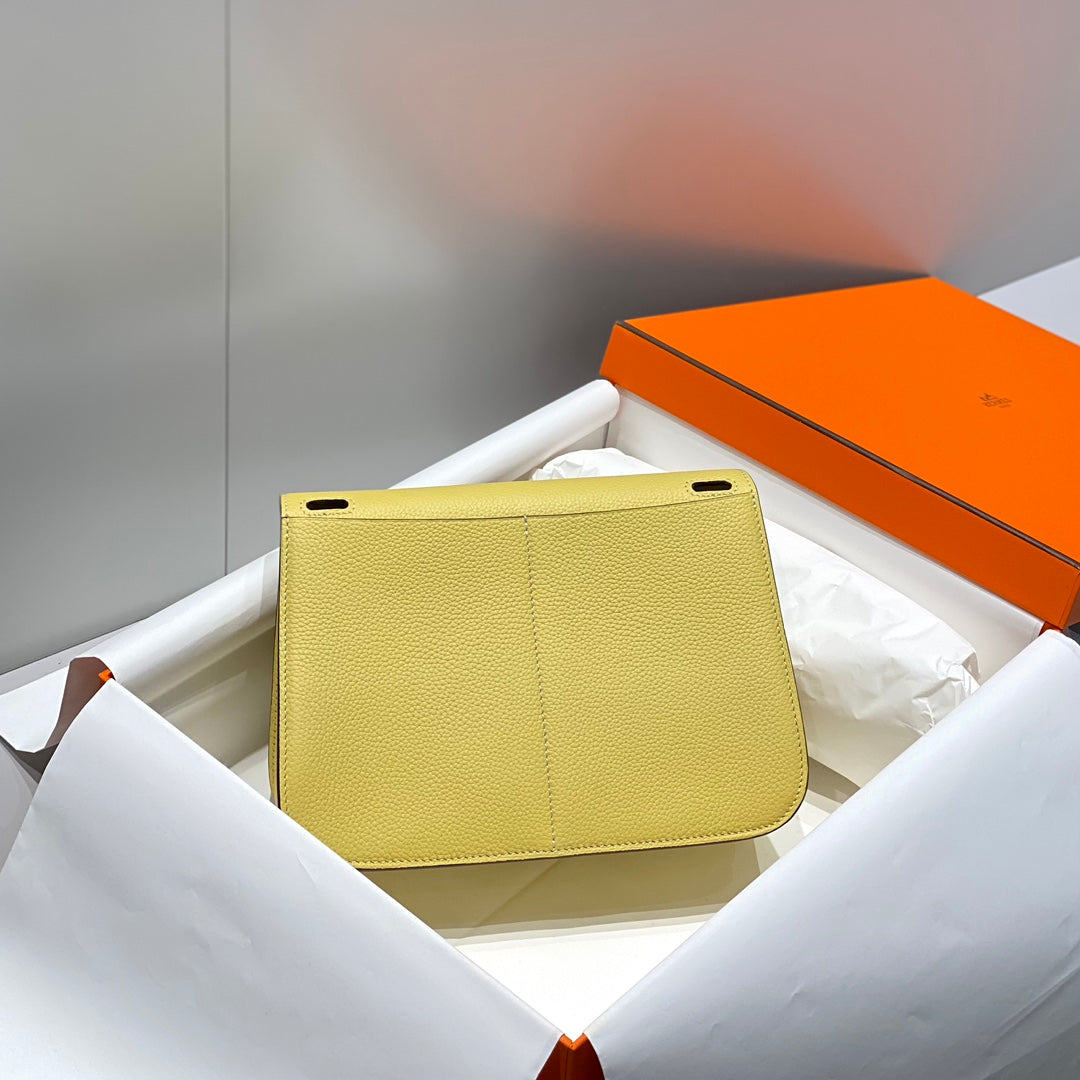 HALZAN 25 HANDLE BAG IN BUMBLEBEE YELLOW GRAINED CALFSKIN