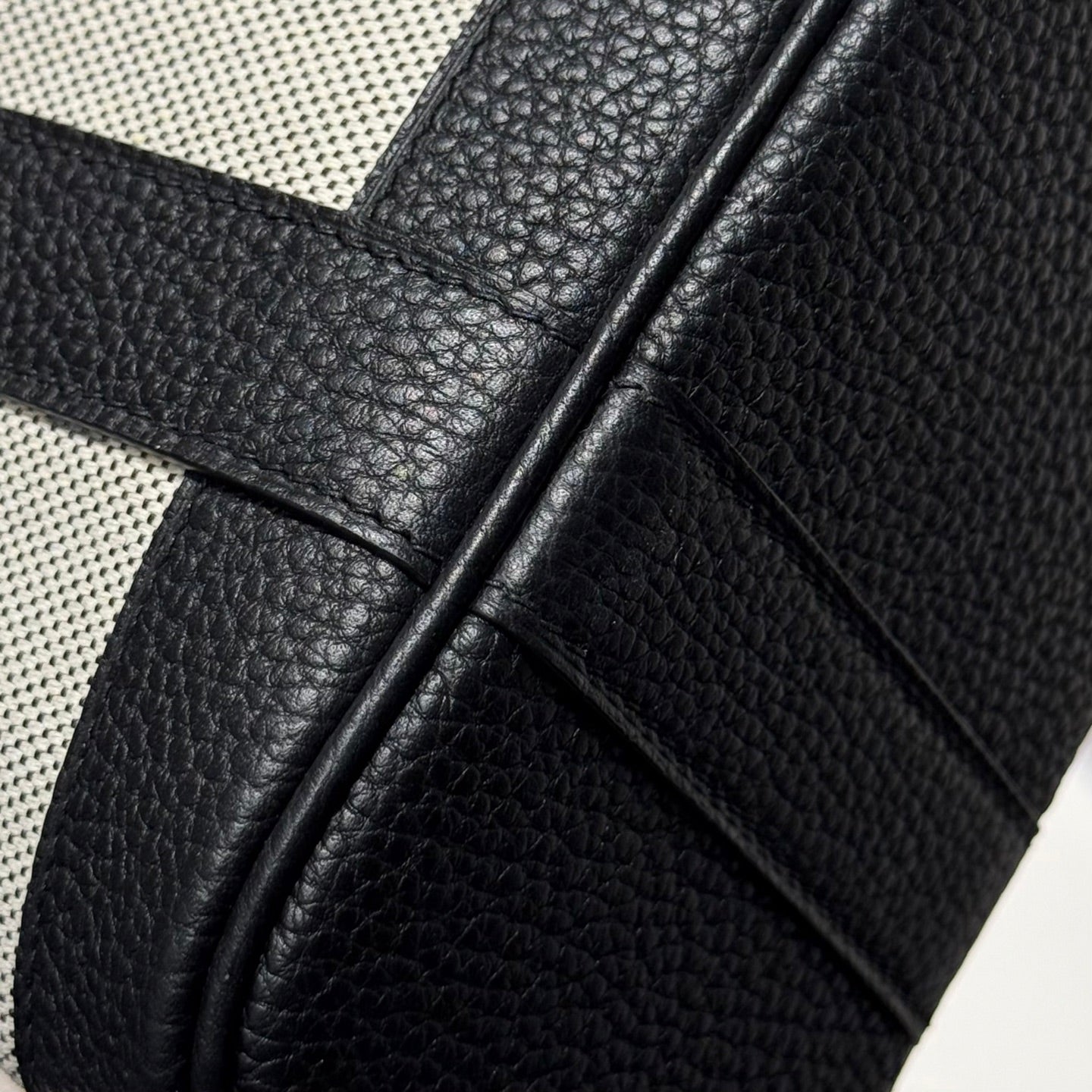 GARDEN PARTY 23CM IN WHITE TOILETS COTTON CANVAS AND BLACK CALFSKIN